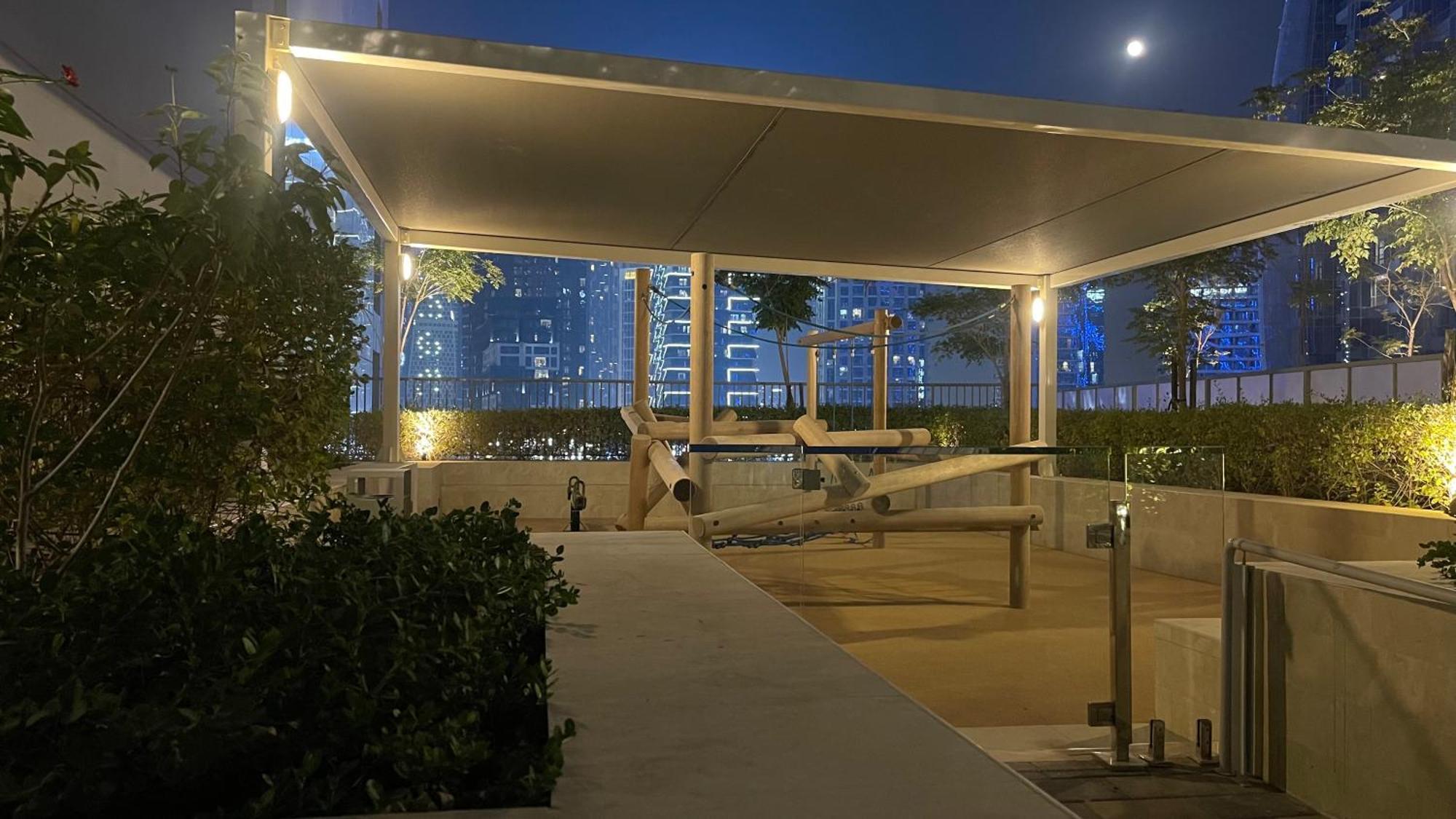 Stunning 2-bedroom Business Bay With Burj Khalifa View & Huge Balcony *
