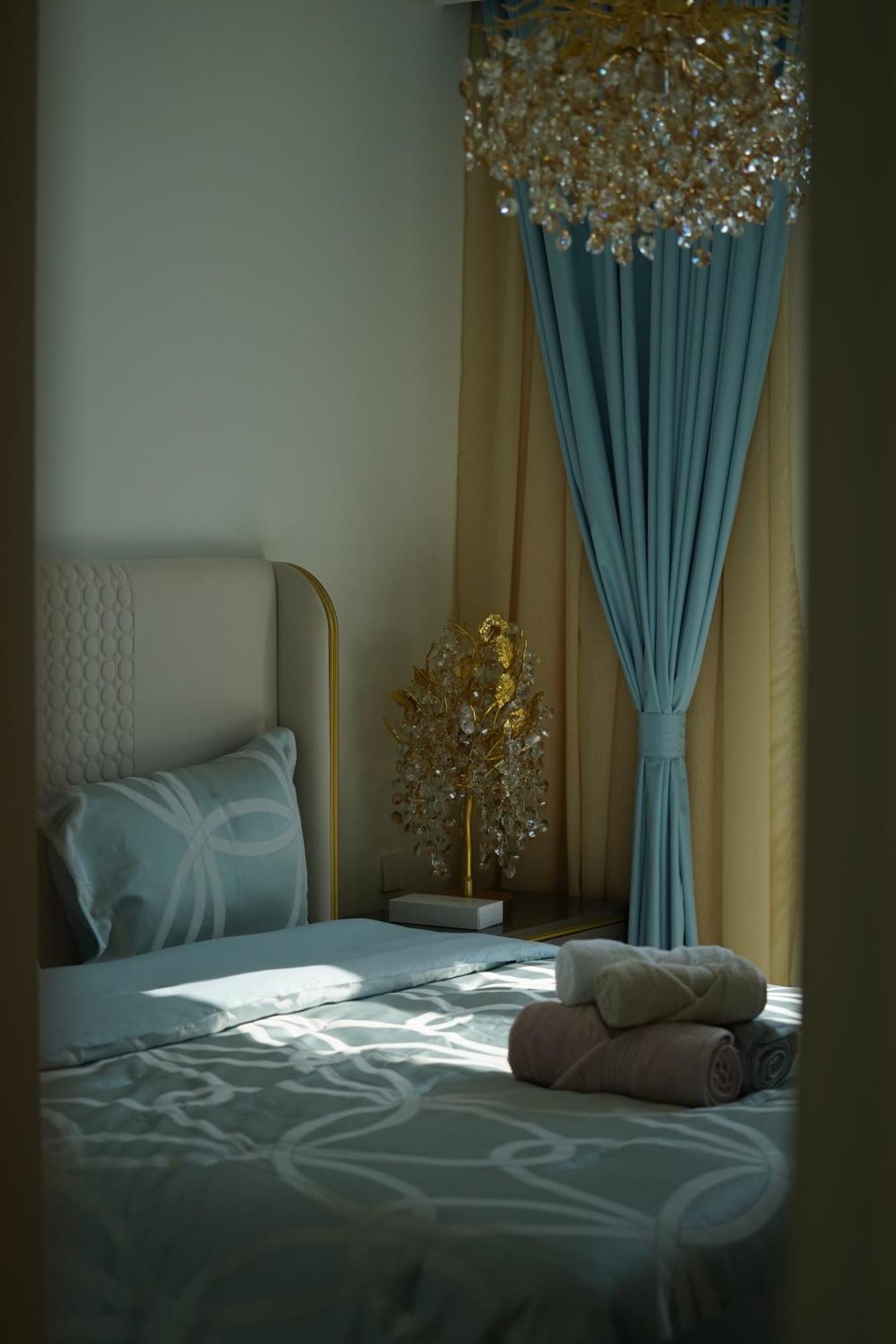 Downtown Luxury By Mall & Burj Khalifa Apartemen *