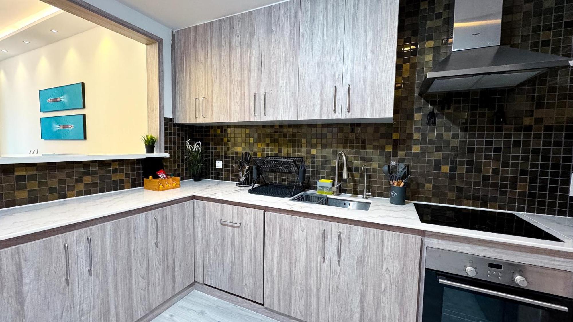 Marina - Elegant Design 1bhk - Iris Blue Lejlighed