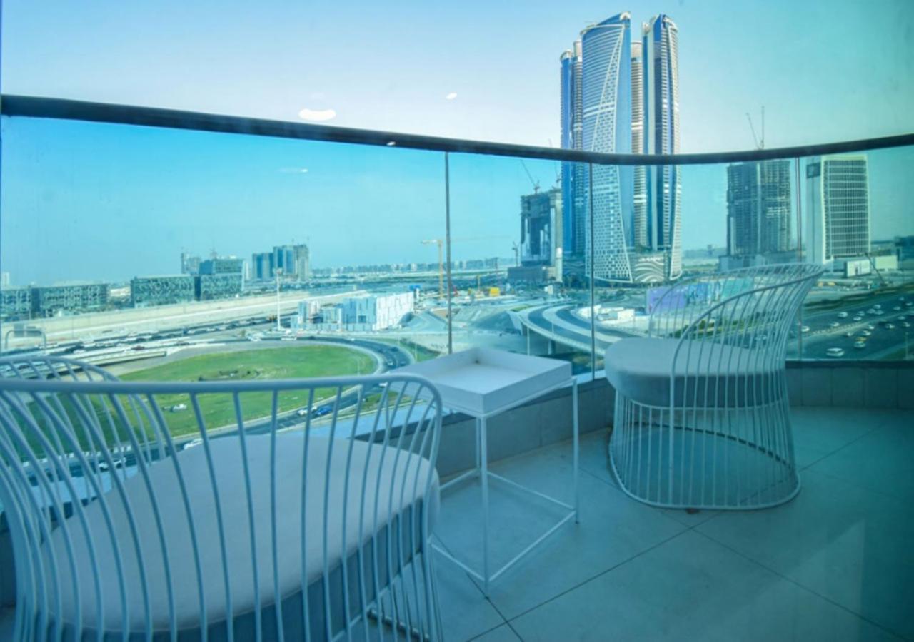 Apartment Elegant 2br View With Rooftop Pool The Bay
