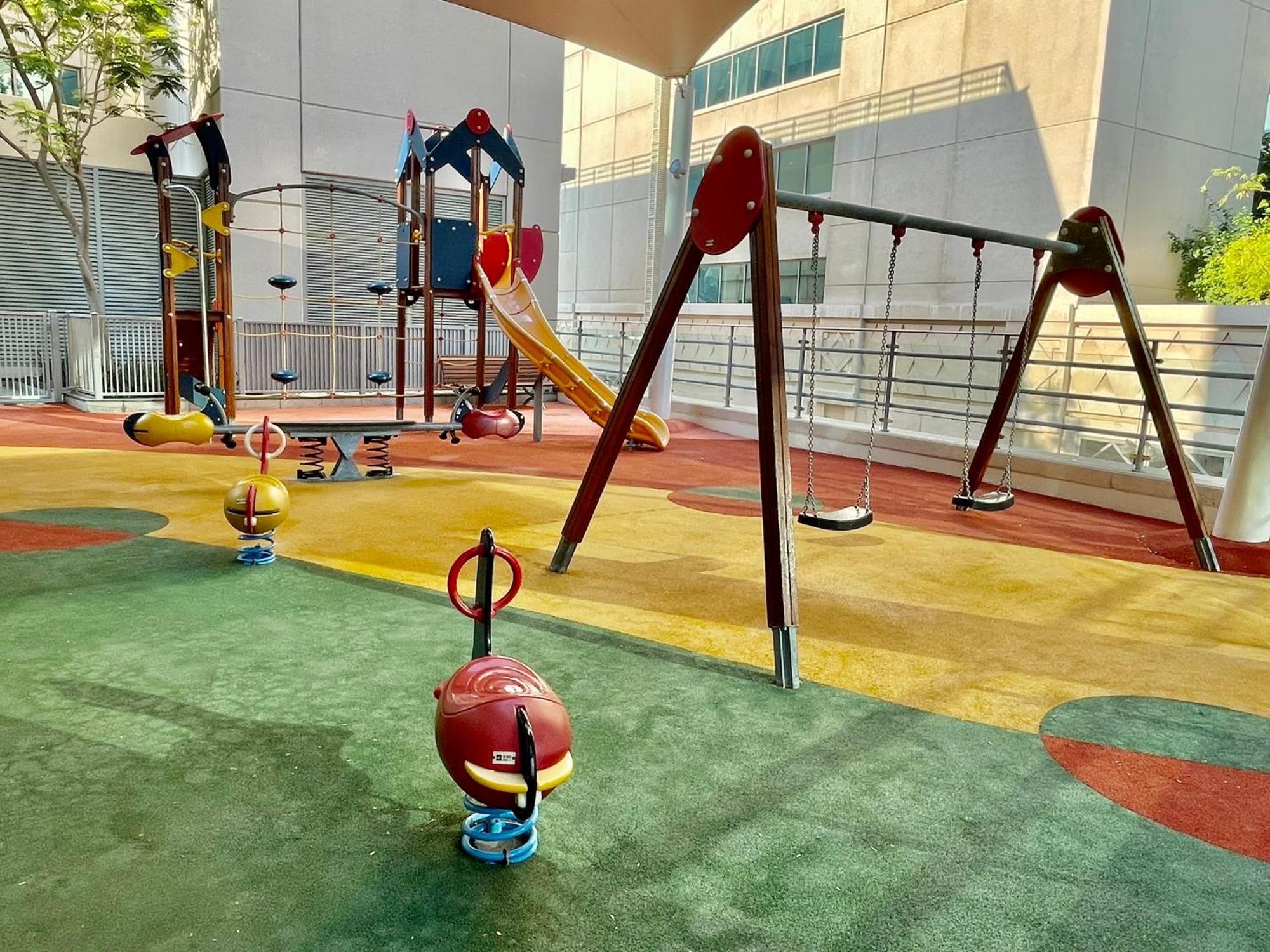 Apartemen Boulevard 2 Br- Burj Khalifa-dubai Mall- Pool-gym