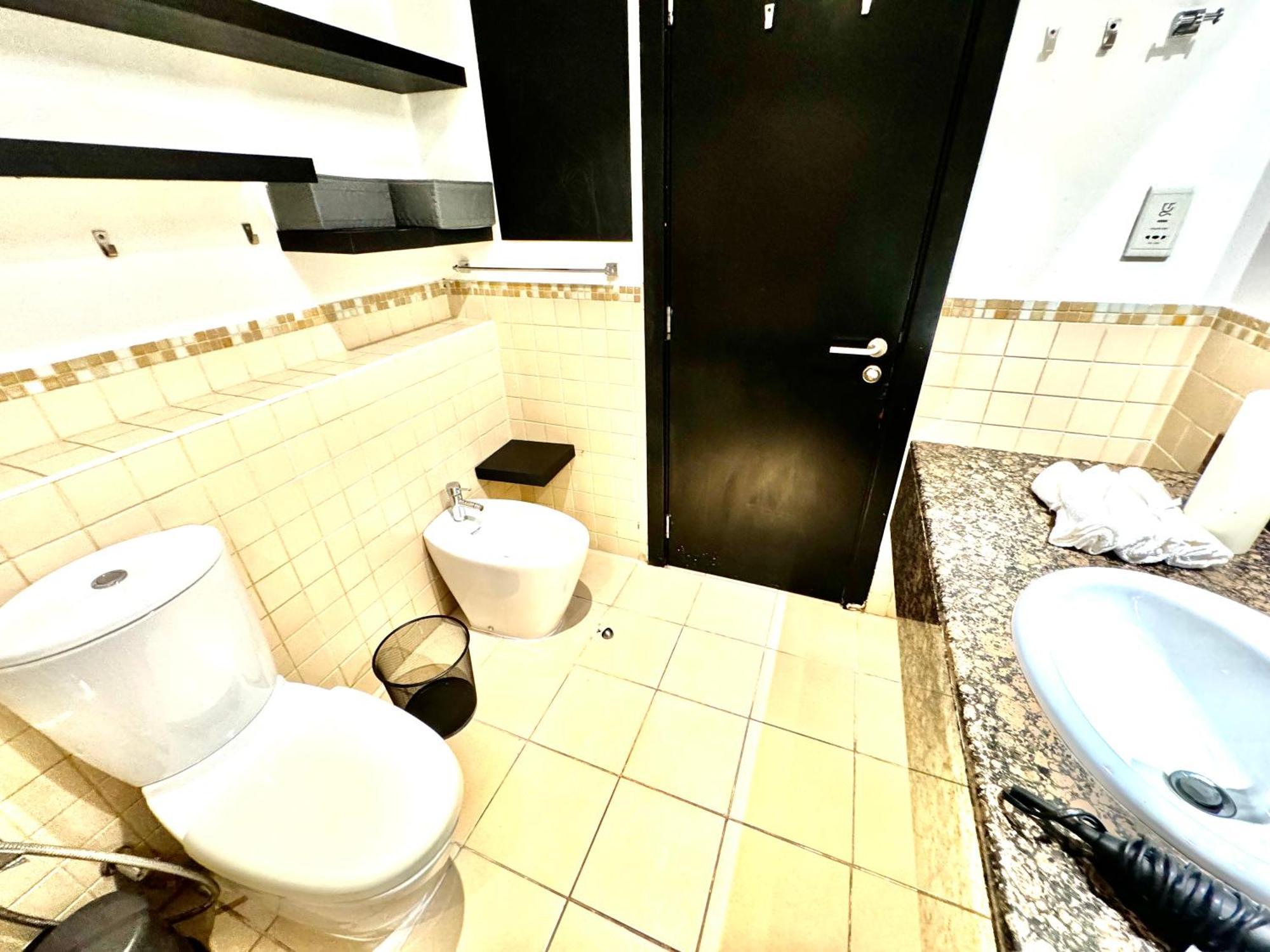 Stylish Beachside 3 Beds In Jbr Apartment *