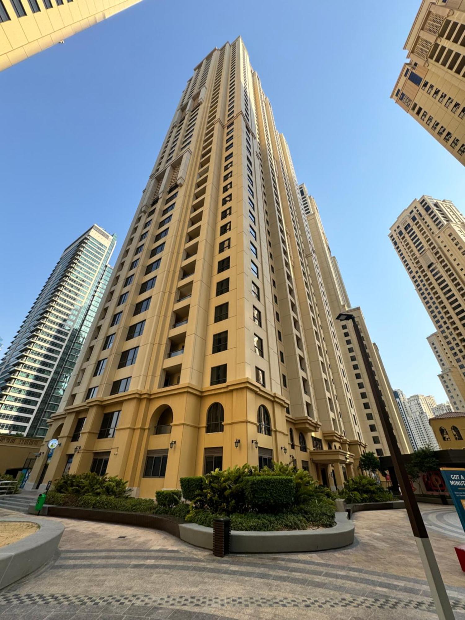 Stylish Beachside 3 Beds In Jbr Apartment Dubai