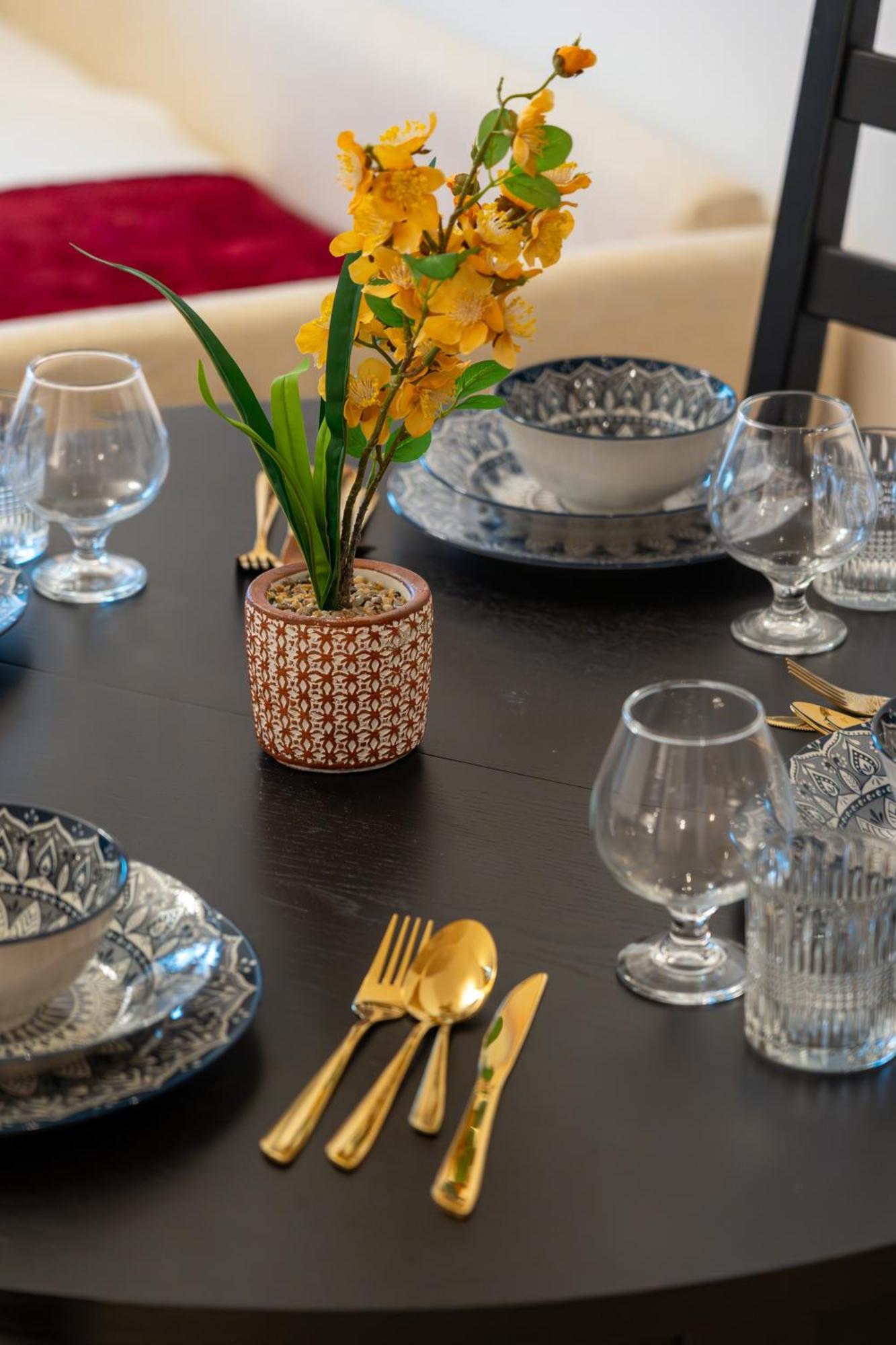 Reehan Suites, Downtown - Near Burj Khalifa & Mall Lejlighed