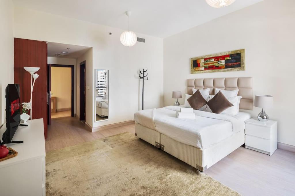 Appartement Luxury 1 Bedroom In Jbr With Access *