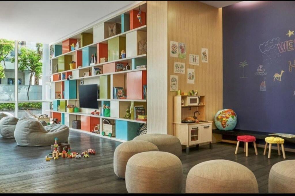 Apartemen Five Palm Residences Sea View