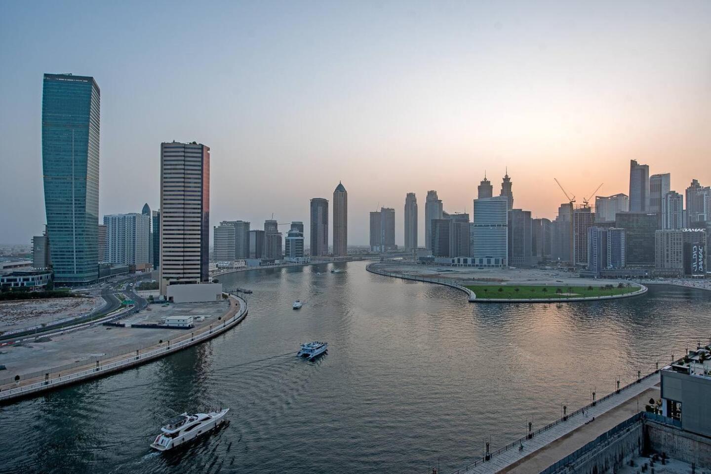 Apartamento Deluxe One-bedroom In Business Bay With Burj Khalifa And Canal View