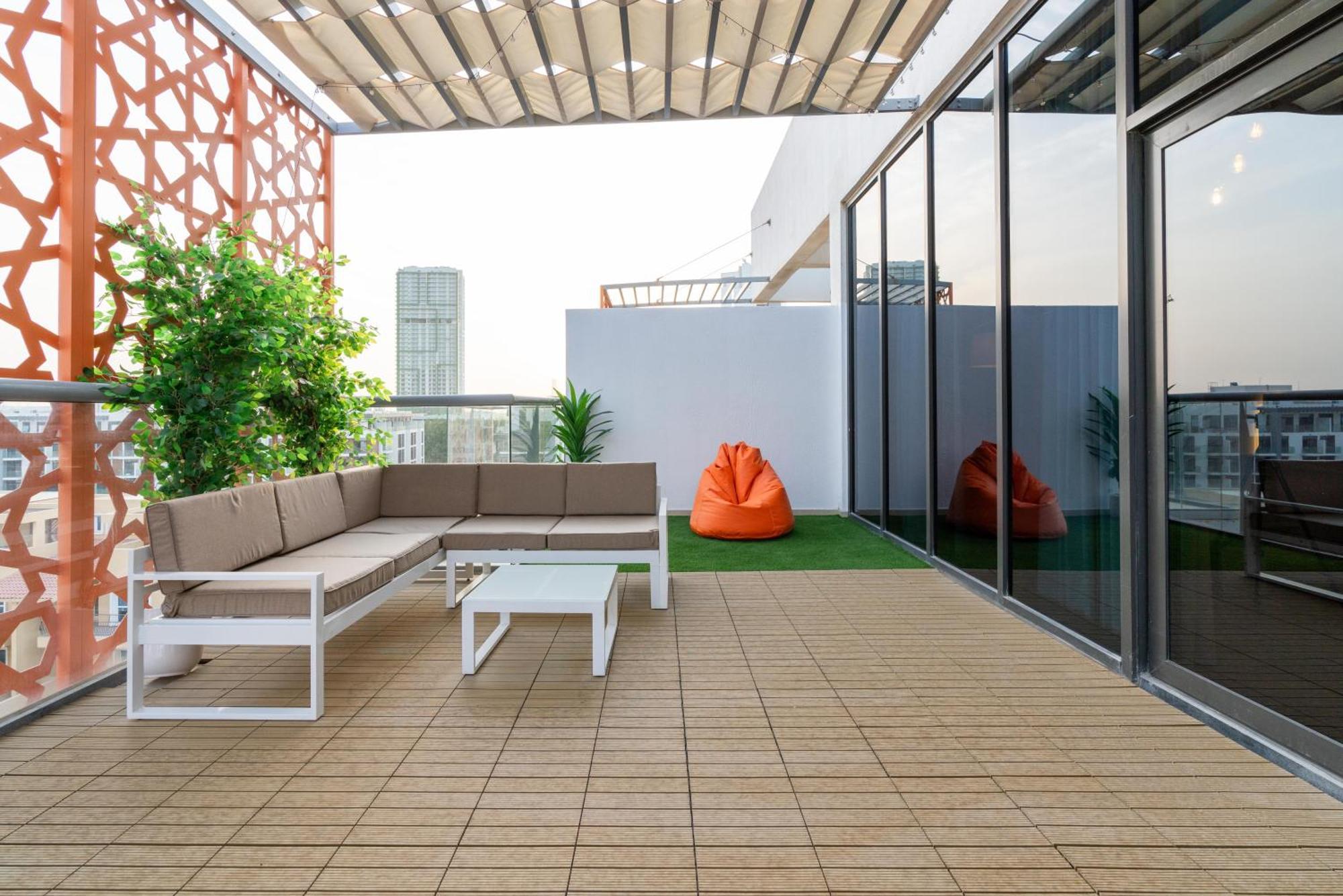 Upgraded Designer-crafted In Jvc With Massive Terrace Appartement Dubaï