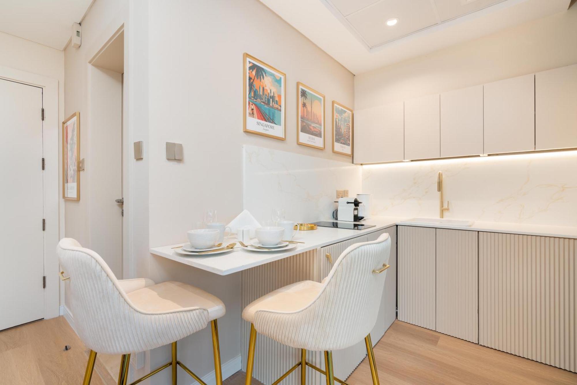 Appartement Upgraded Designer-crafted In Jvc With Massive Terrace Dubaï
