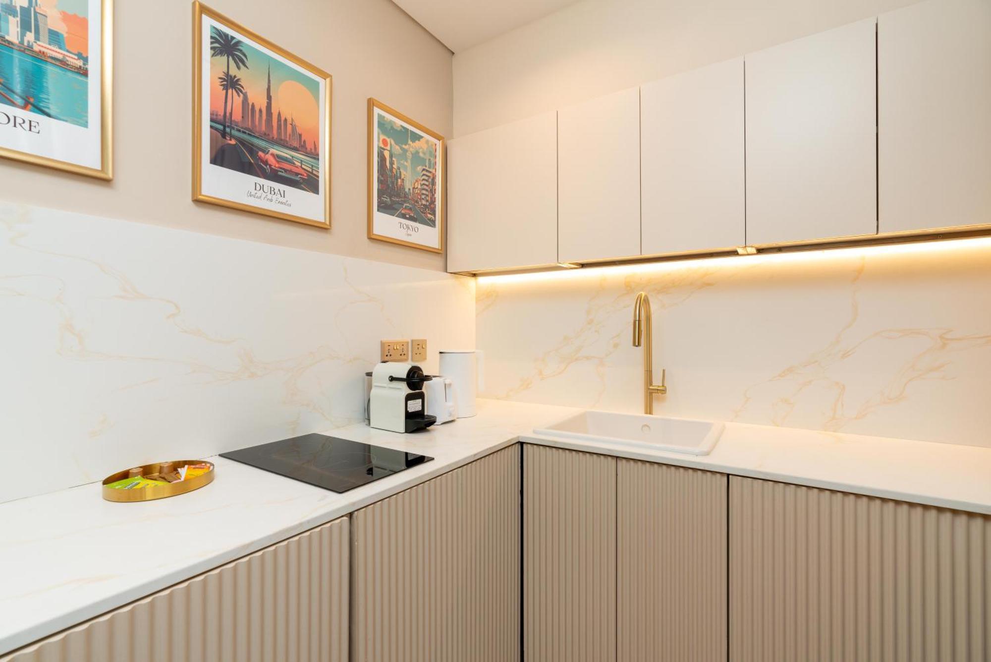 Upgraded Designer-crafted In Jvc With Massive Terrace Dubaï