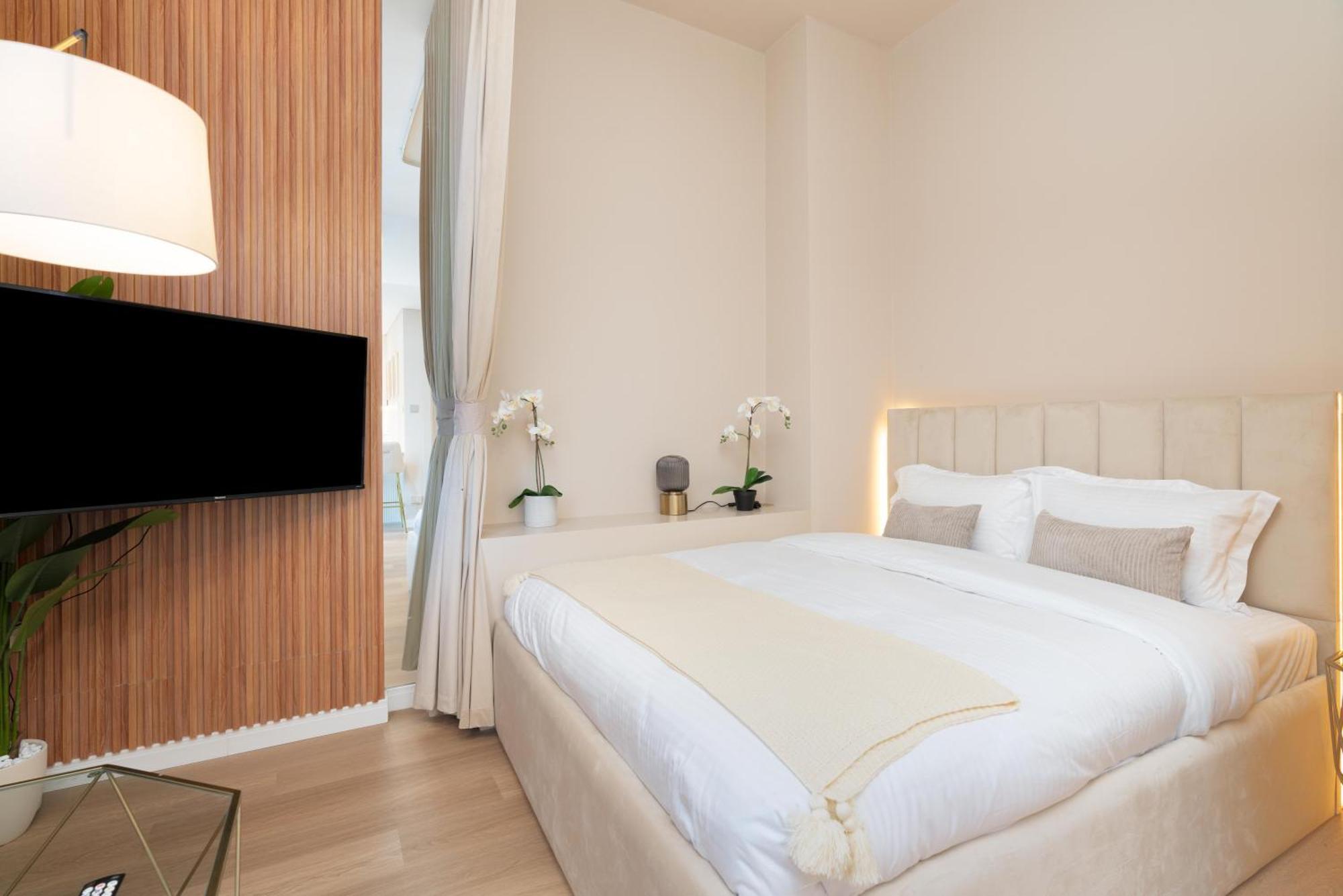 Appartement Upgraded Designer-crafted In Jvc With Massive Terrace