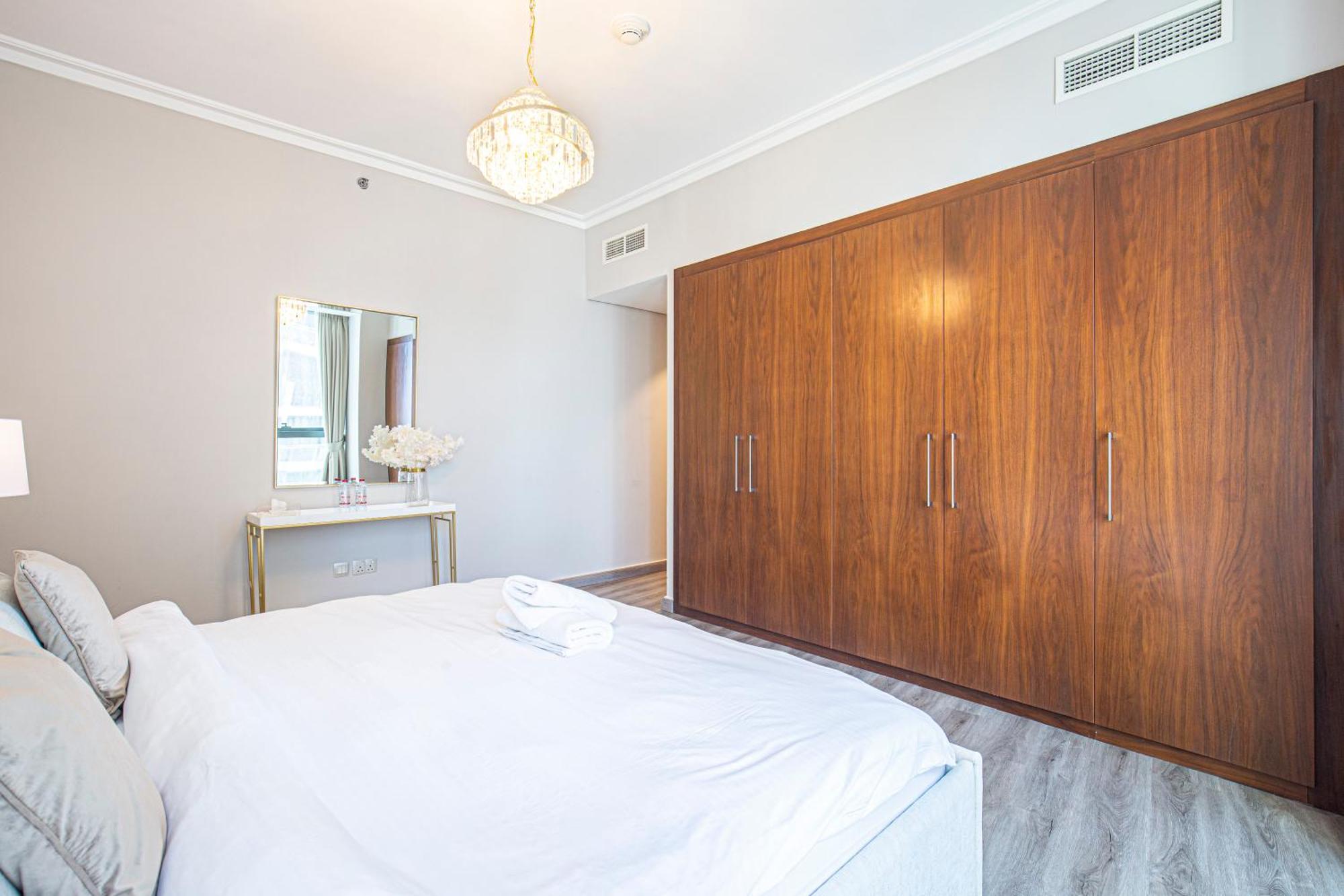 Magnificent 3 Bedroom Luxury With Burj Khalifa View Apartemen *