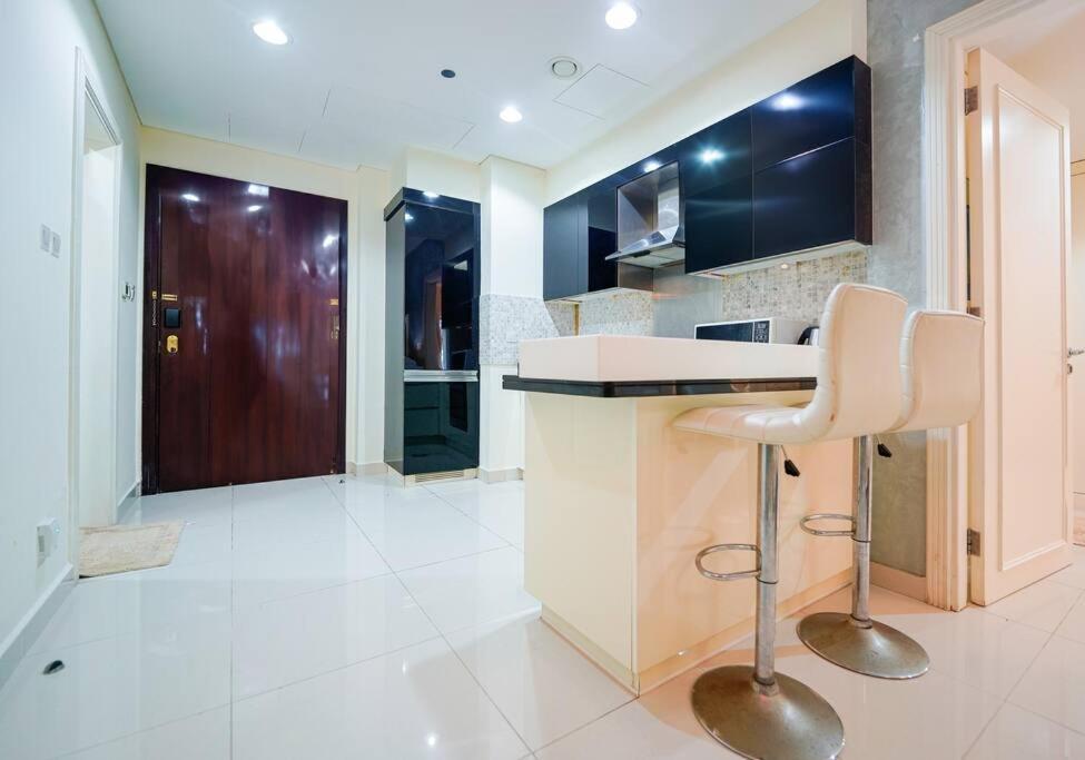 Luxurious Stay, Downtown, The Signature, Mall Street Dubaï