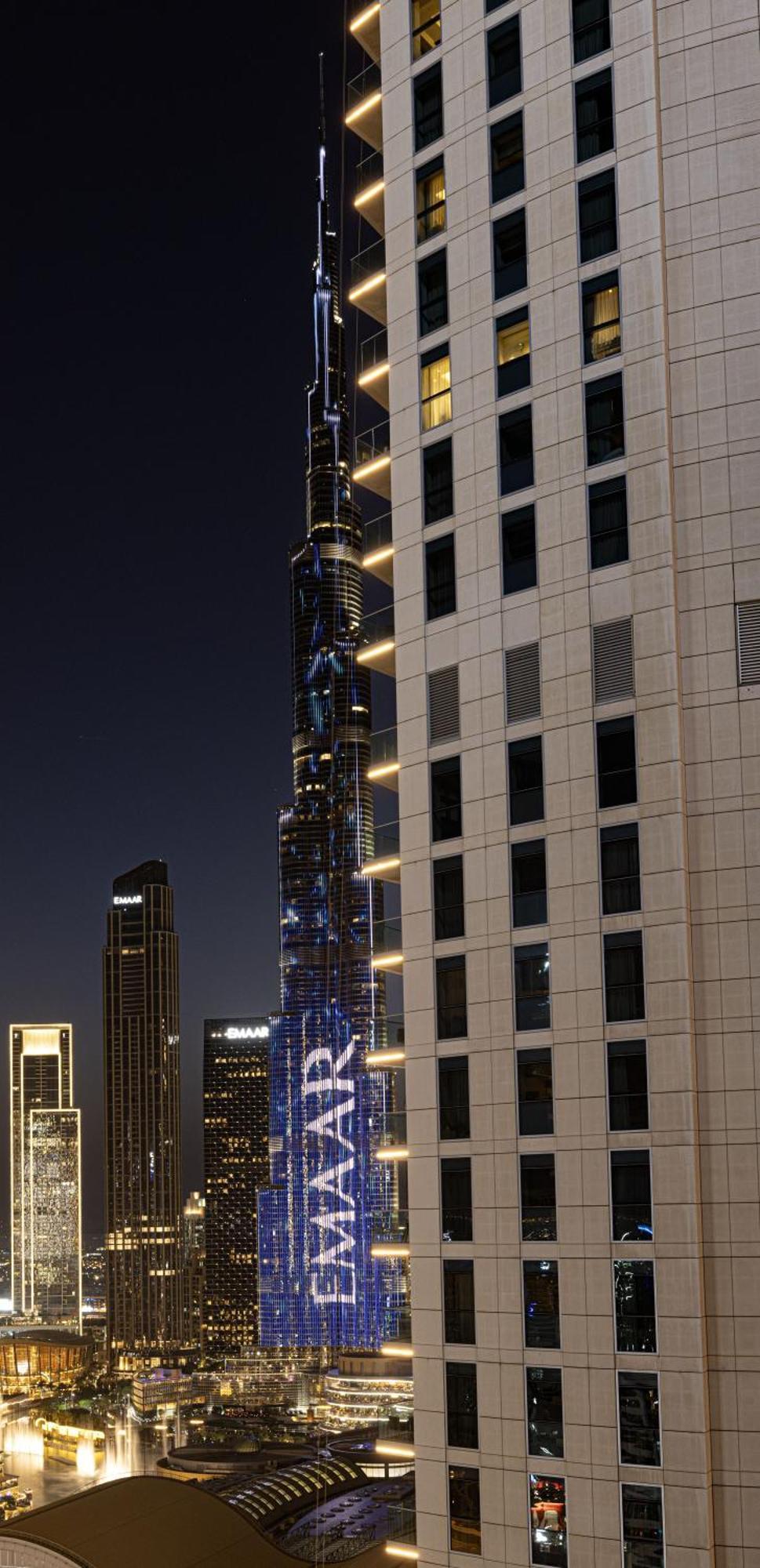 Damac Maison Mall Street 3 Bedroom Burj Khalifa View With Gym And Pool 1 Minute Walk To Mall Apartamento *