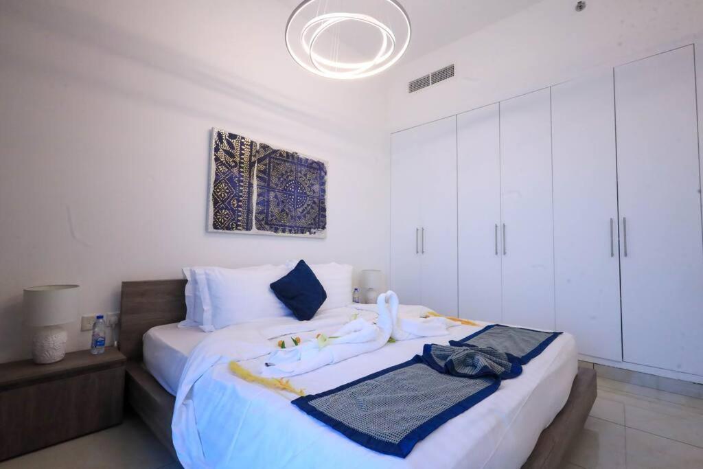 Super Luxury 1-bedroom For Rent At Jumeirah Village Circle Lägenhet