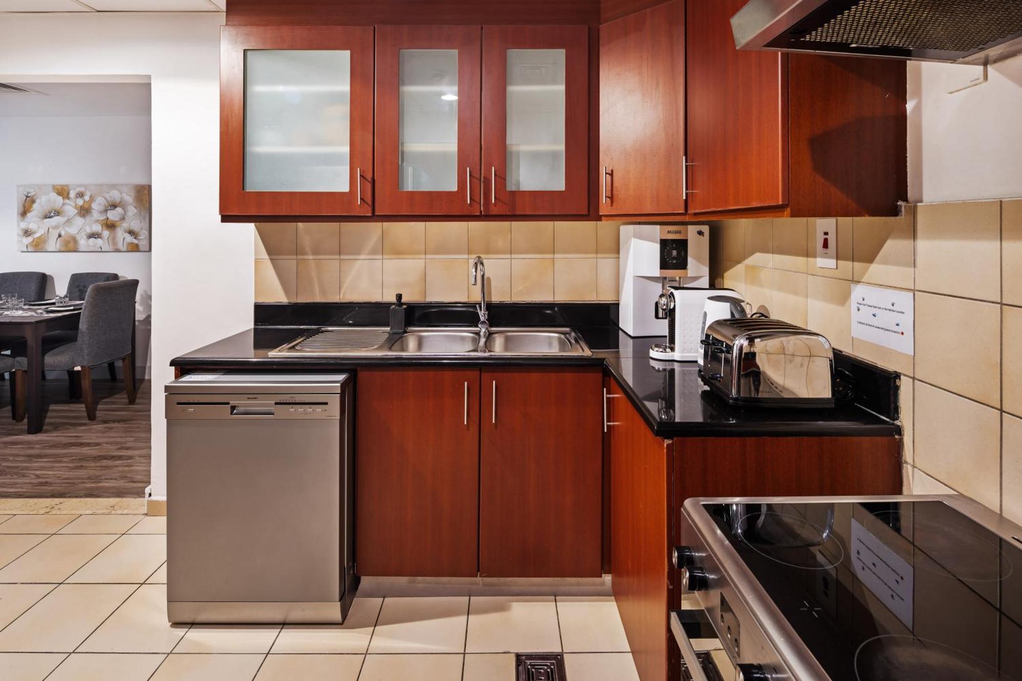 La Buena Vida Homes Apartemen