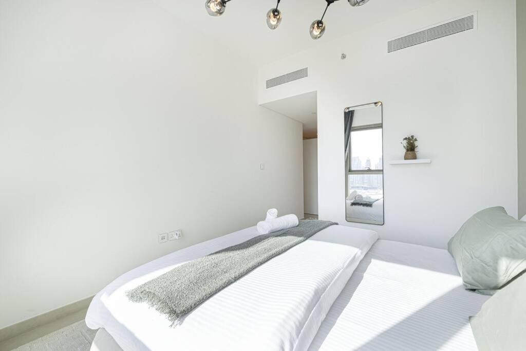 Downtown - Burj Khalifa Facing - 2 Bed Luxe Apartamento