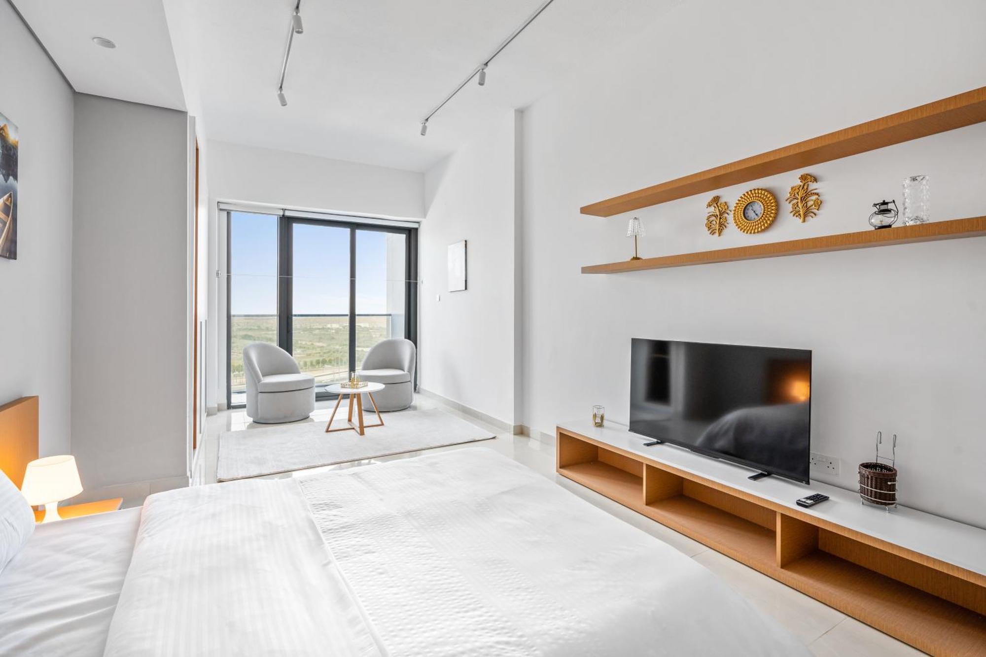 Spacious With Dubailand Charm * Dubai