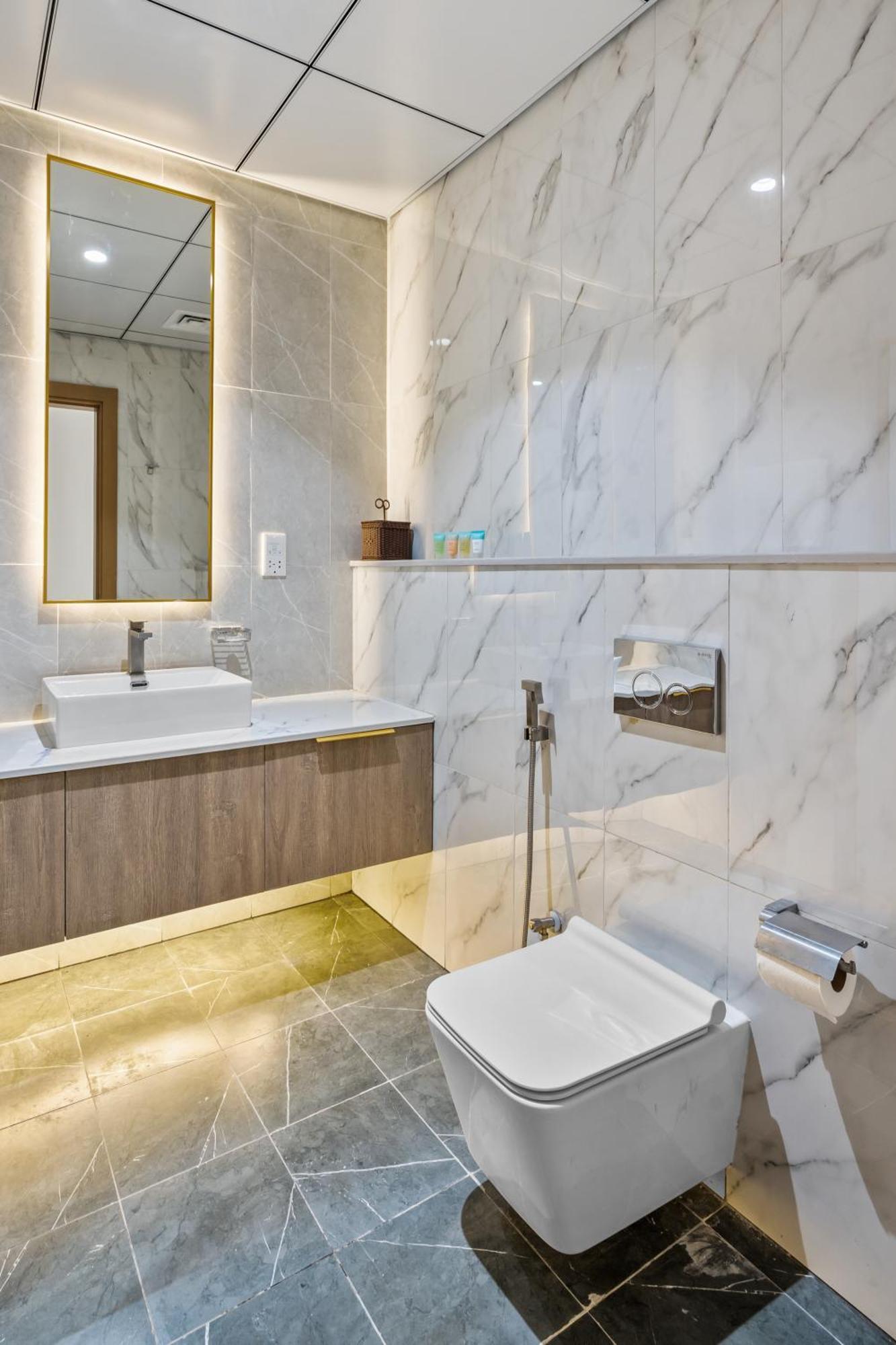Spacious With Dubailand Charm