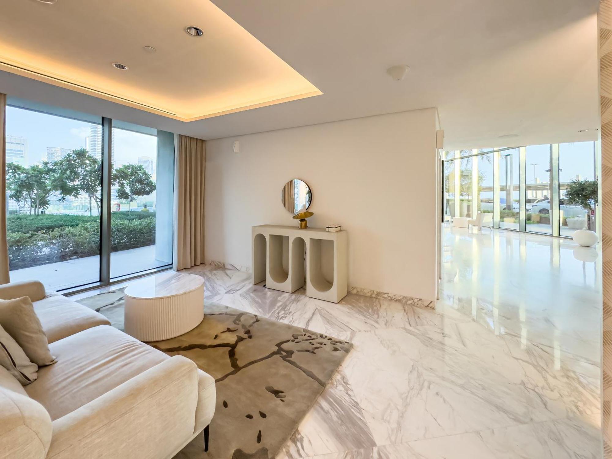 Luxurious 1bhk With Marina Waterfront & Eye Views In Jbr, Marina