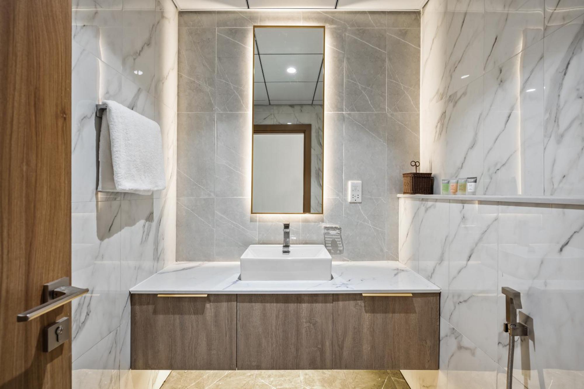 Spacious With Dubailand Charm