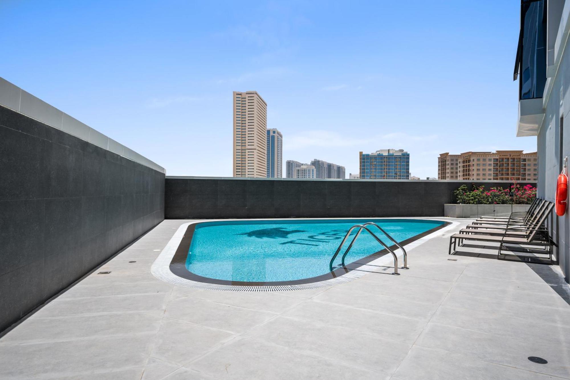 Spacious With Dubailand Charm *