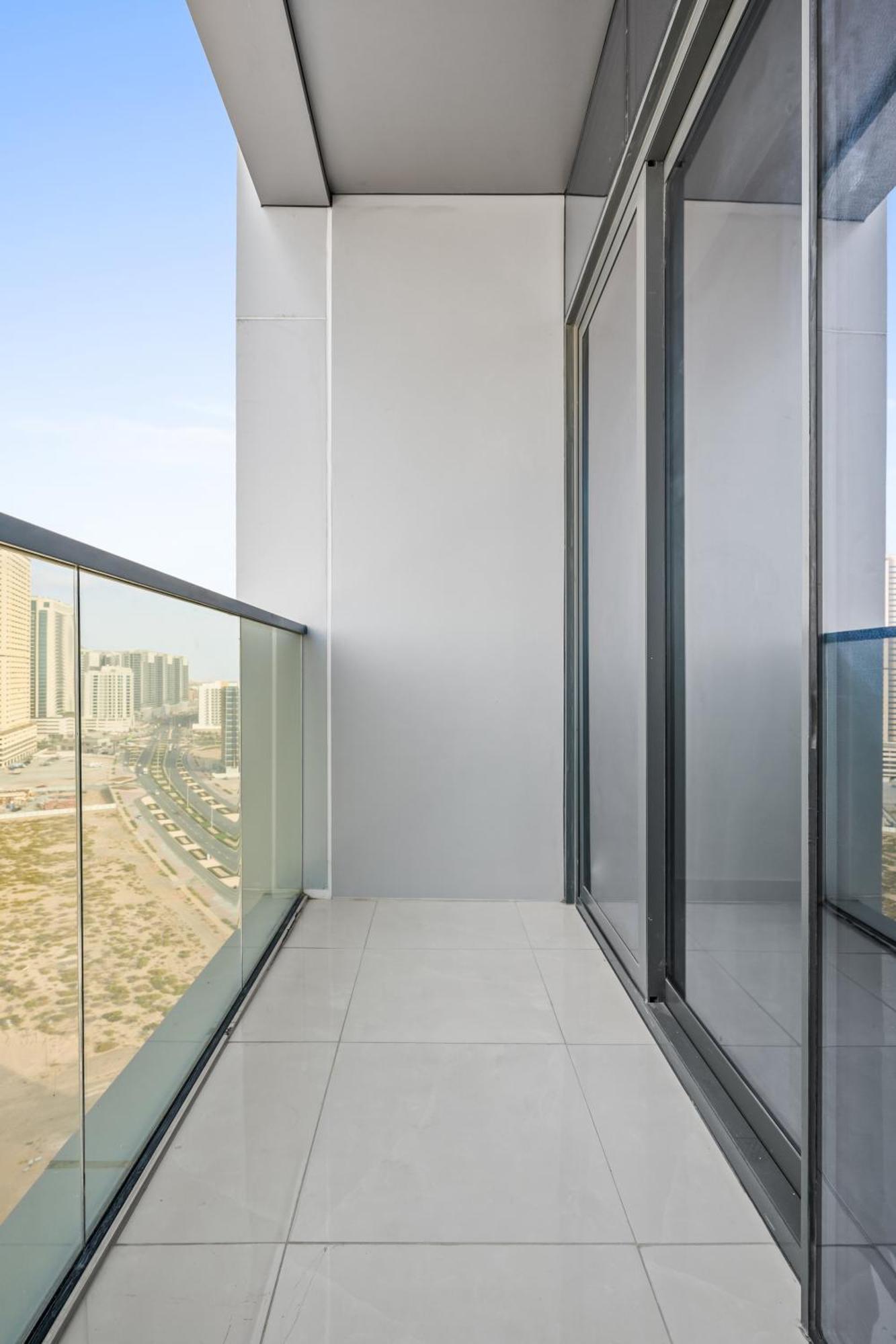 Spacious With Dubailand Charm *
