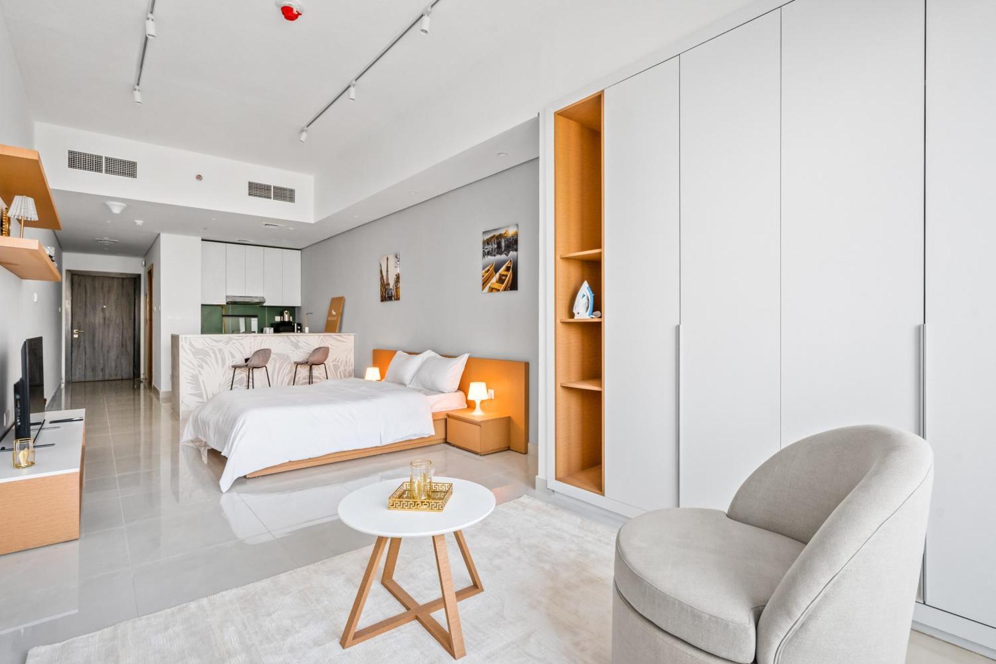 Spacious With Dubailand Charm Apartment *