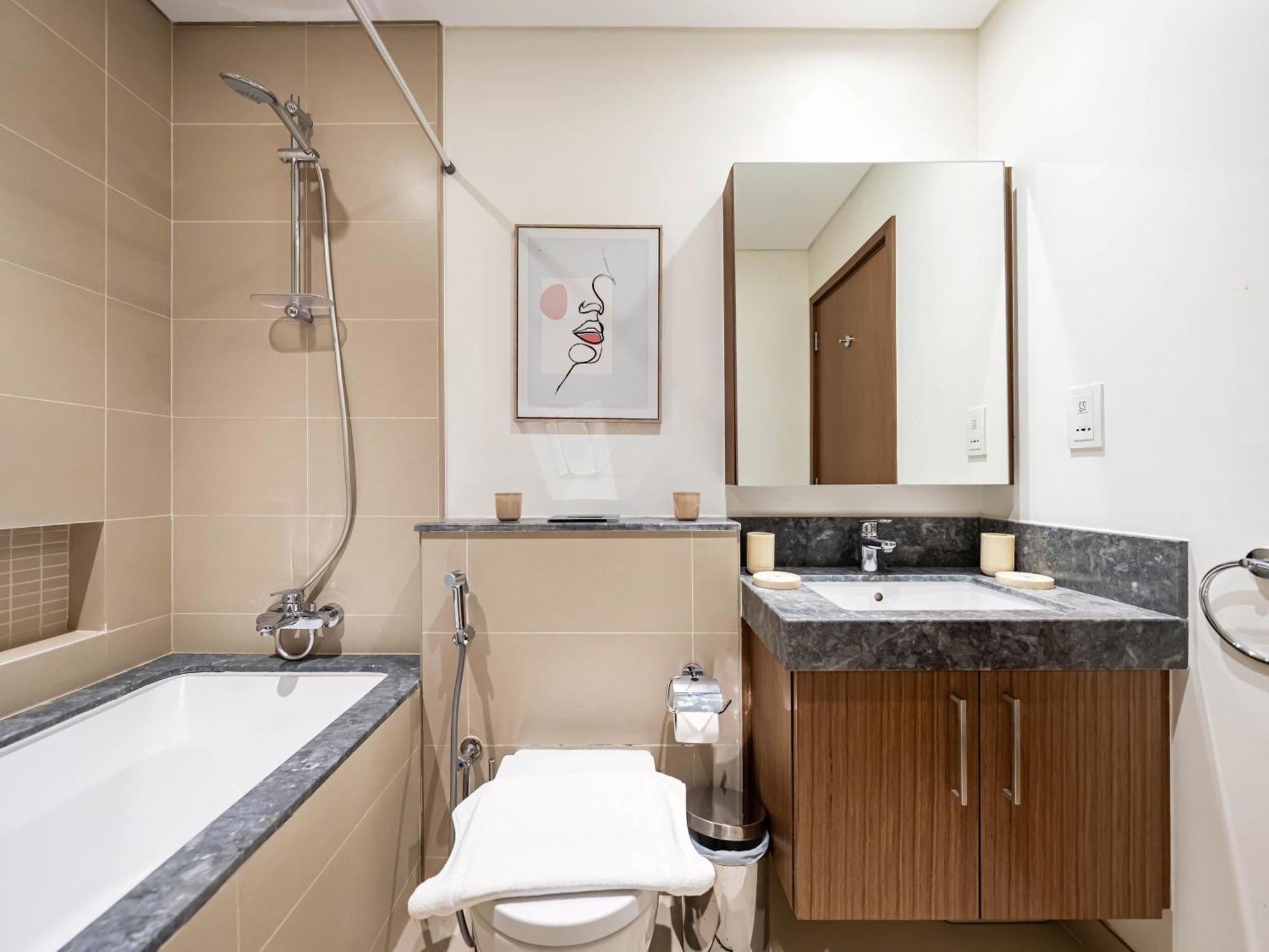 Luxurious 1bhk With Marina Waterfront & Eye Views In Jbr, Marina Appartement Dubaï