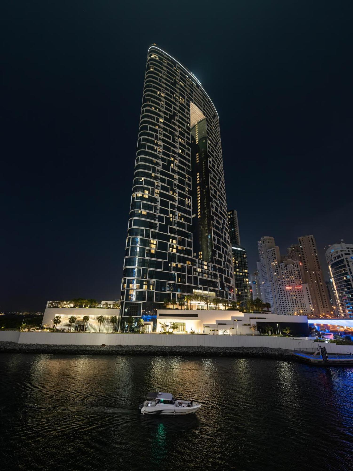 Luxurious 1bhk With Marina Waterfront & Eye Views In Jbr, Marina Appartement Dubaï