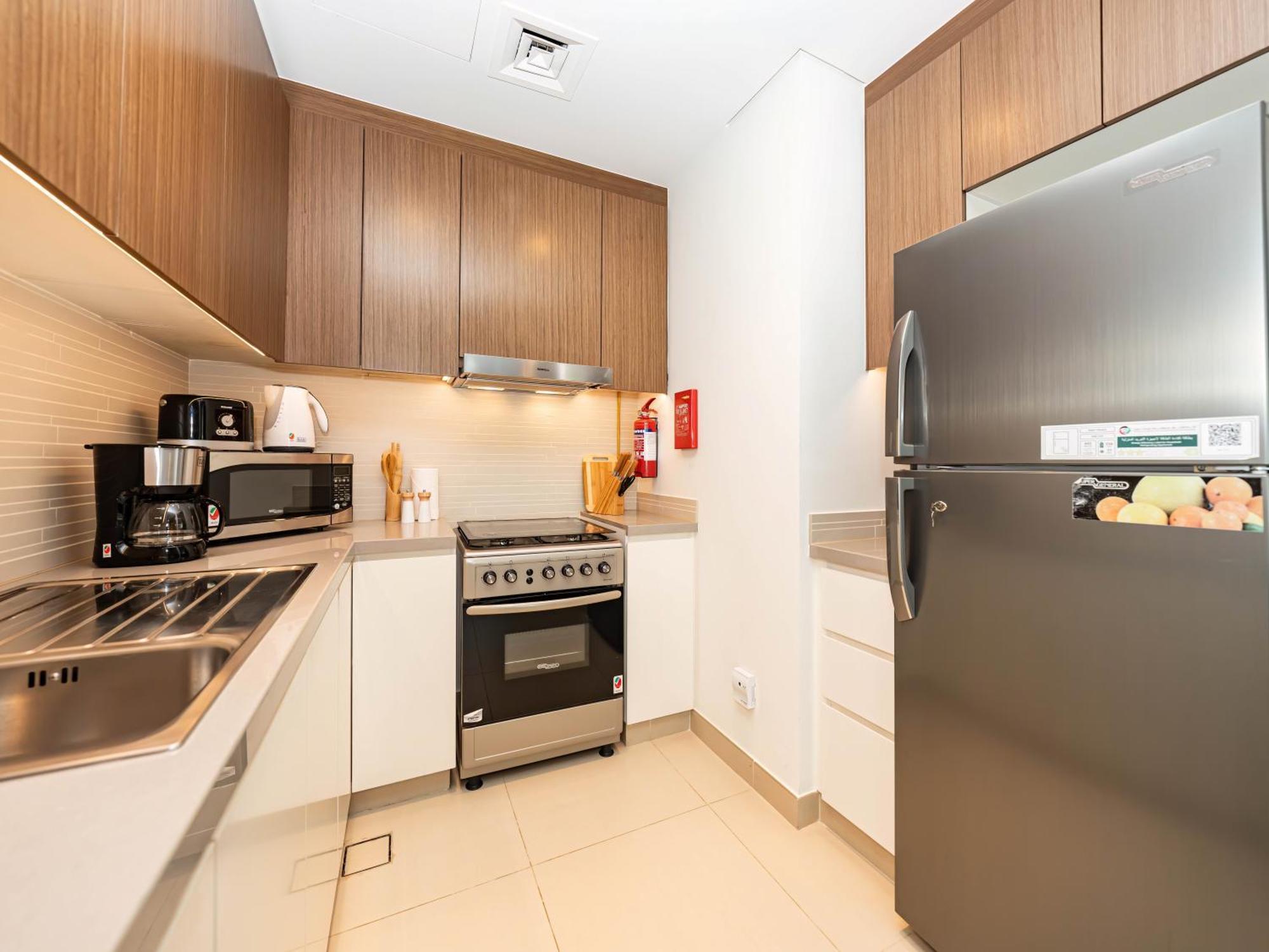Luxurious 1bhk With Marina Waterfront & Eye Views In Jbr, Marina