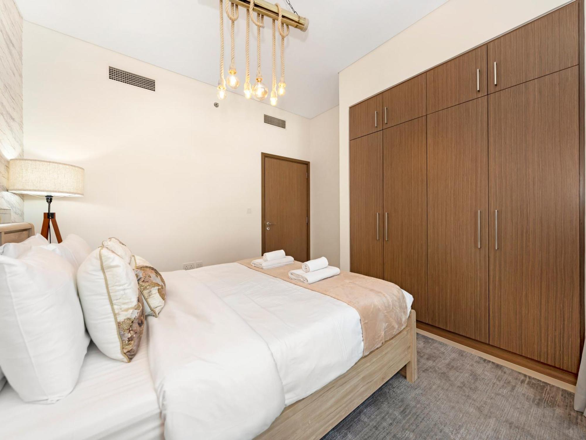 Luxurious 1bhk With Marina Waterfront & Eye Views In Jbr, Marina Appartement *