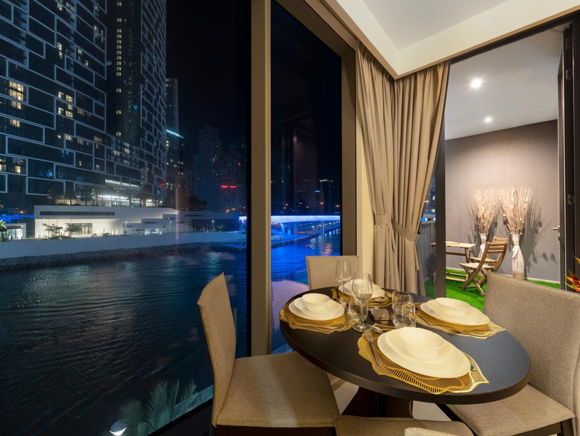 Appartement Luxurious 1bhk With Marina Waterfront & Eye Views In Jbr, Marina Dubaï
