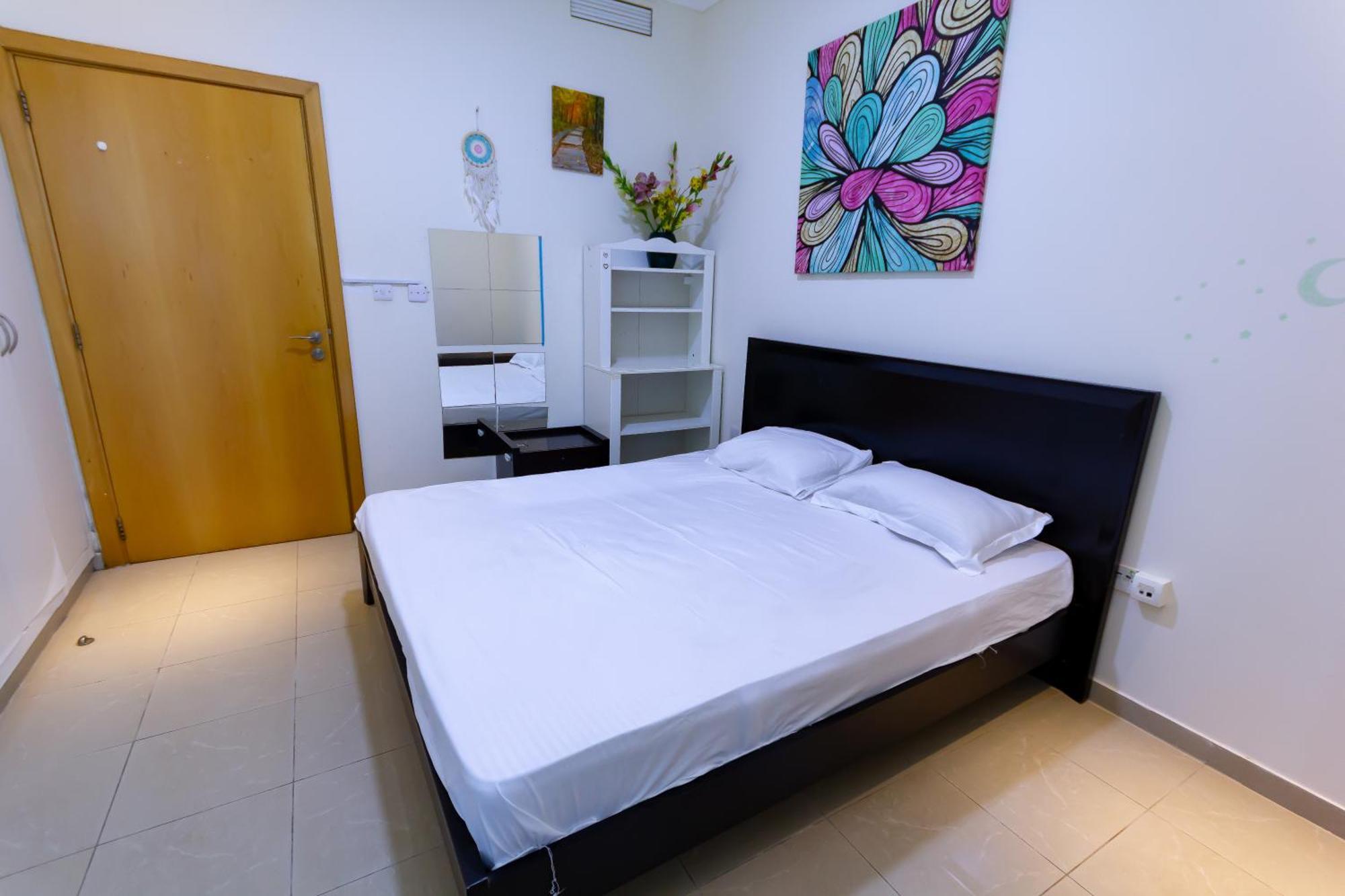 Lovely Spacious For Ladies In Marina للفتيات فقط Lägenhet *