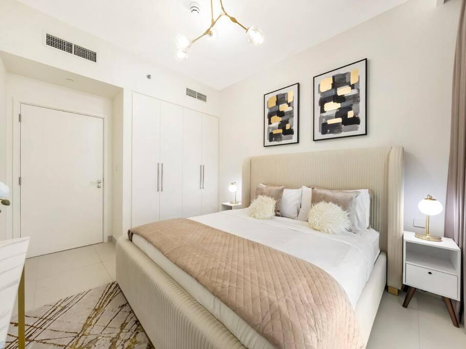 Luxury One Bedroom Apartment With Full Burj Khalifa View & Fountain View By Delujo Stays * Dubái