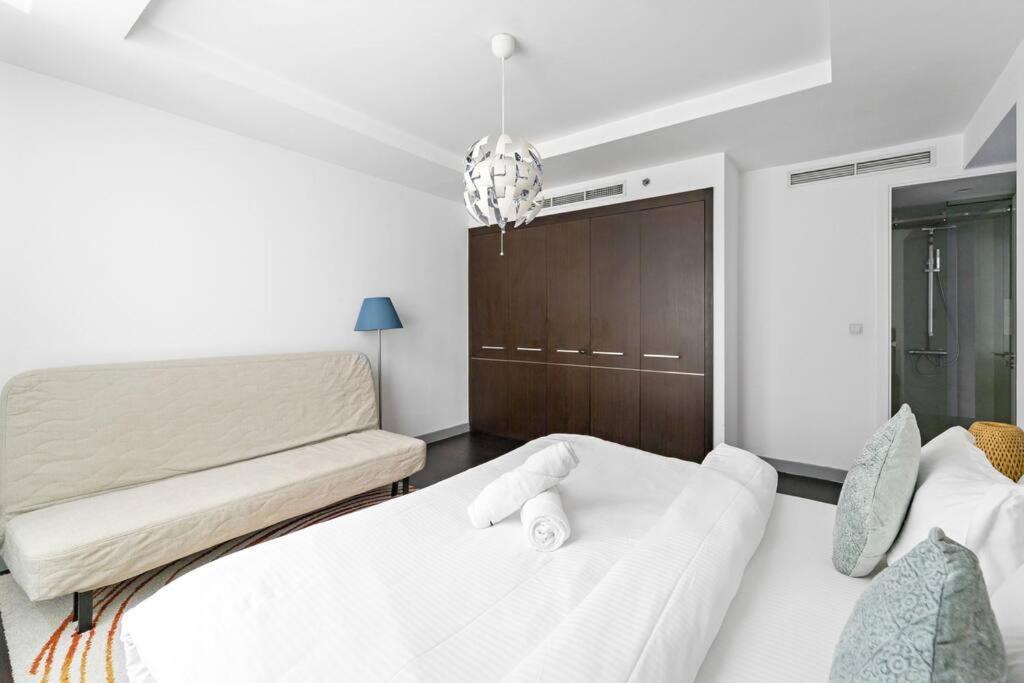 Apartment Luxury 2br Difc Full Kitchen, Pool, Gym Near Restaurants
