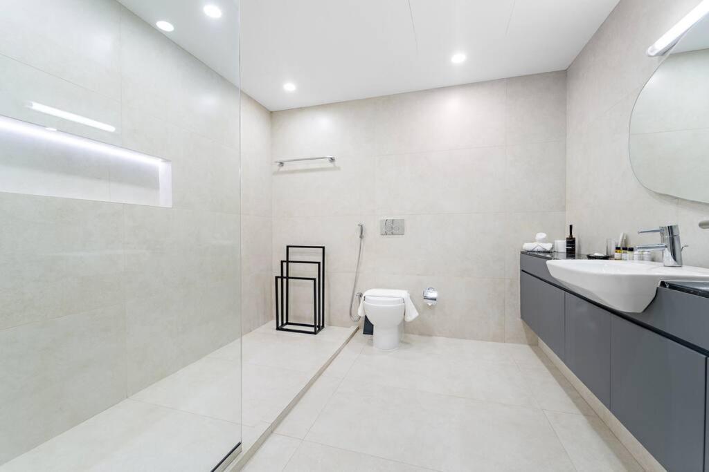 Luxury 2br Difc Full Kitchen, Pool, Gym Near Restaurants Dubai
