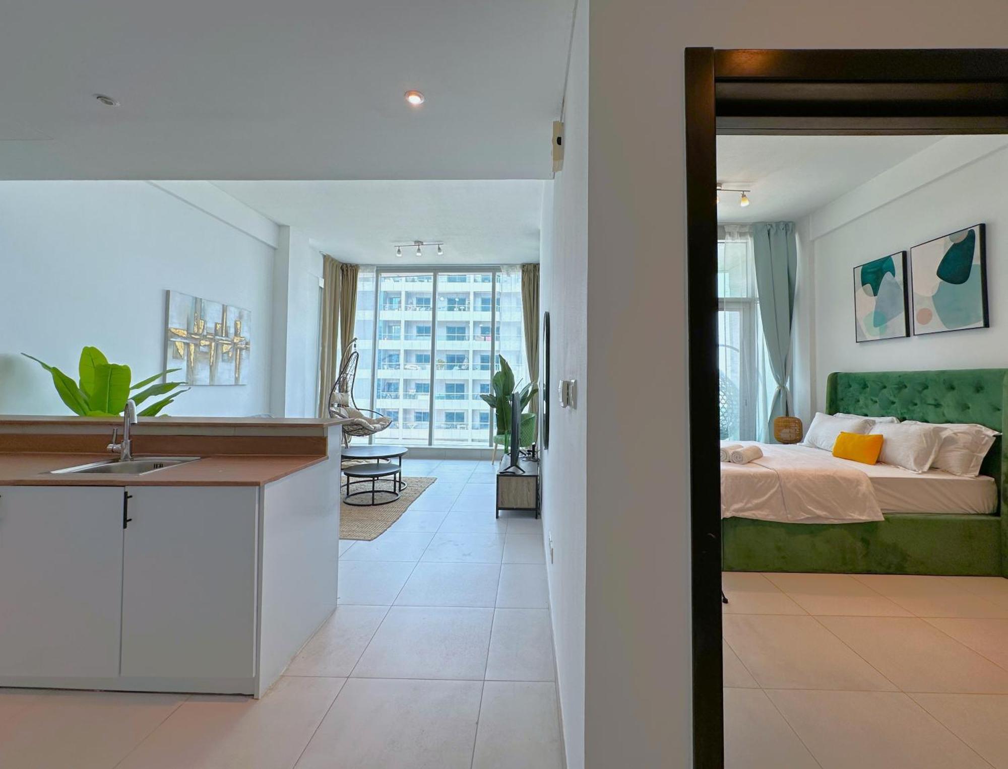 Apartment Luxury Rooftop Pool With Full Marina View 45 Percent Off