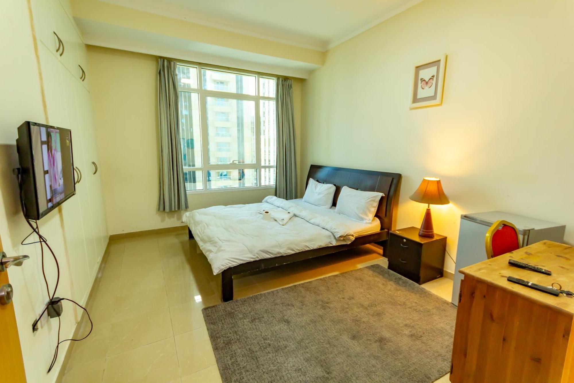 Lägenhet Lovely Spacious For Ladies In Marina للفتيات فقط