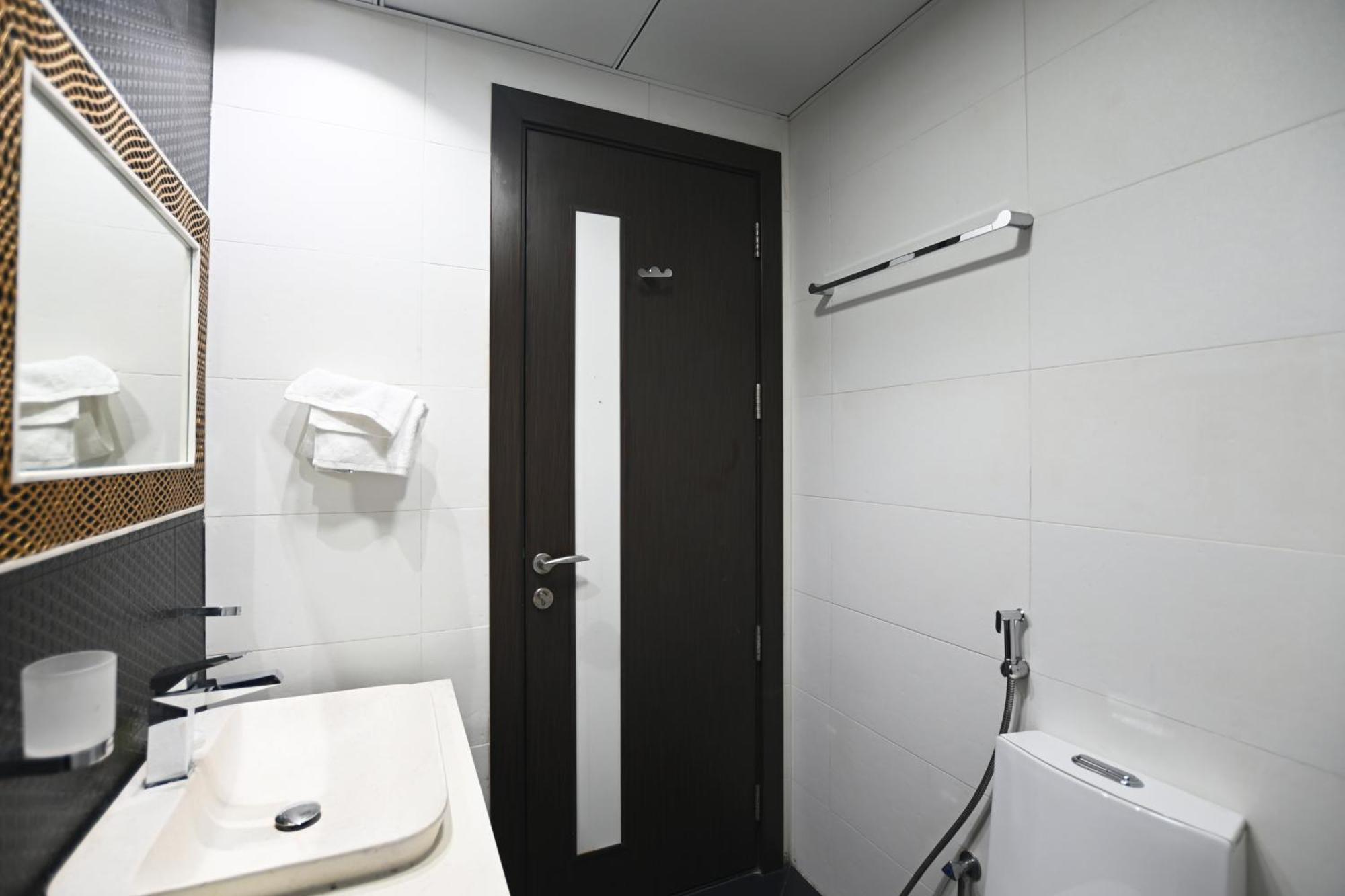 Brown Stone - Bayz & Burj Khalifa View Apartamento Dubai