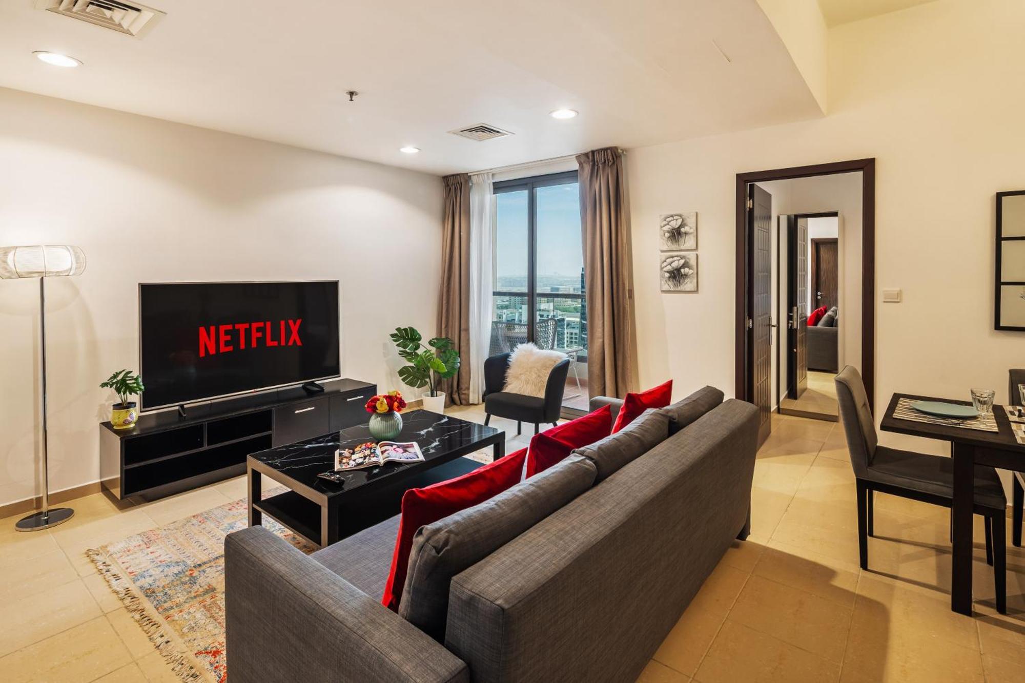 Brand New Spacious, Deluxe, 5br Maidroom On Jbr Walk Next To ,tram & Mall By La Buena Vida Homes Appartamento Dubai