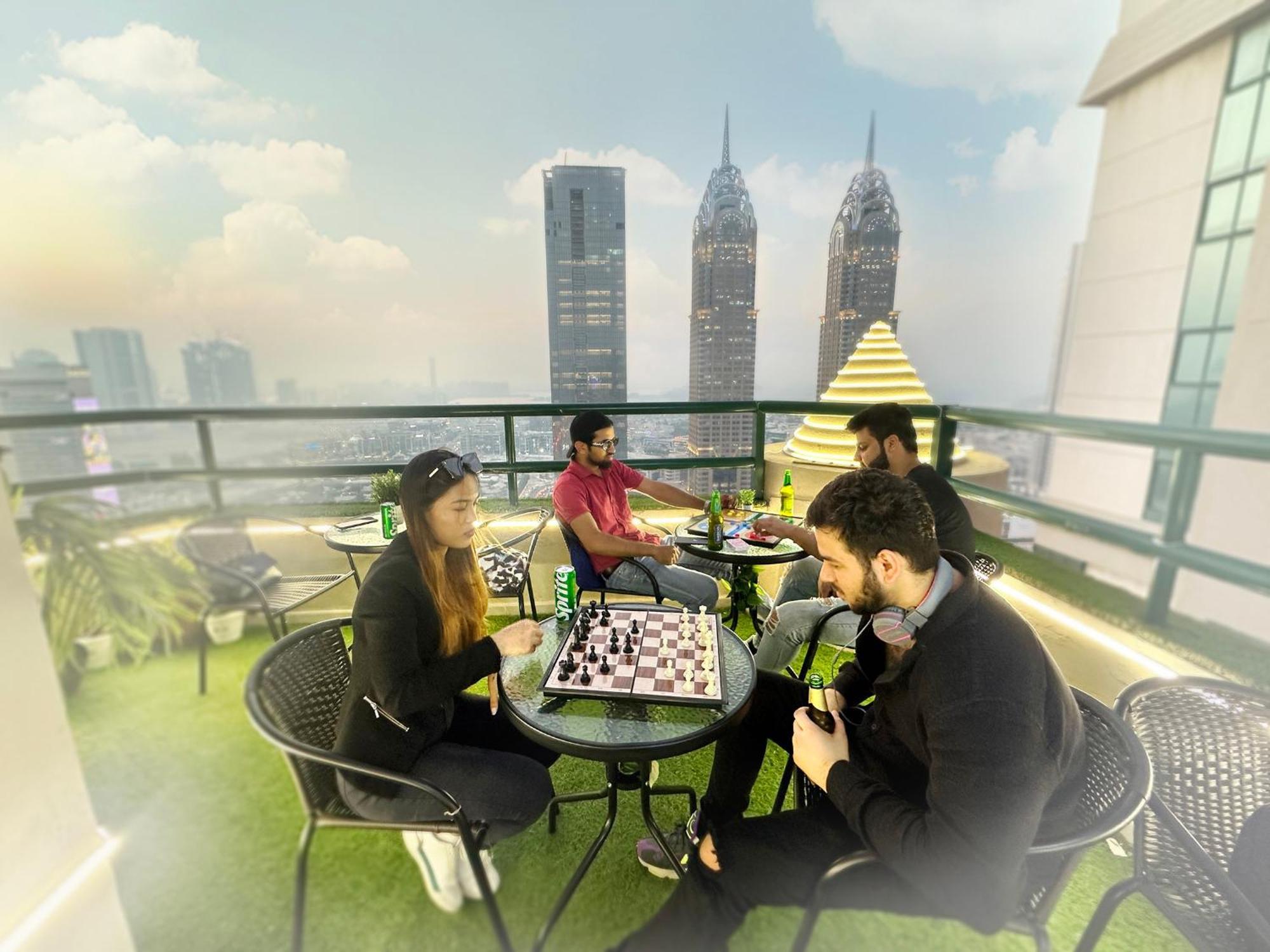 Nomad Partition In Barsha Heights 3 Mins To Icm Metro Accommodatie bij particulieren