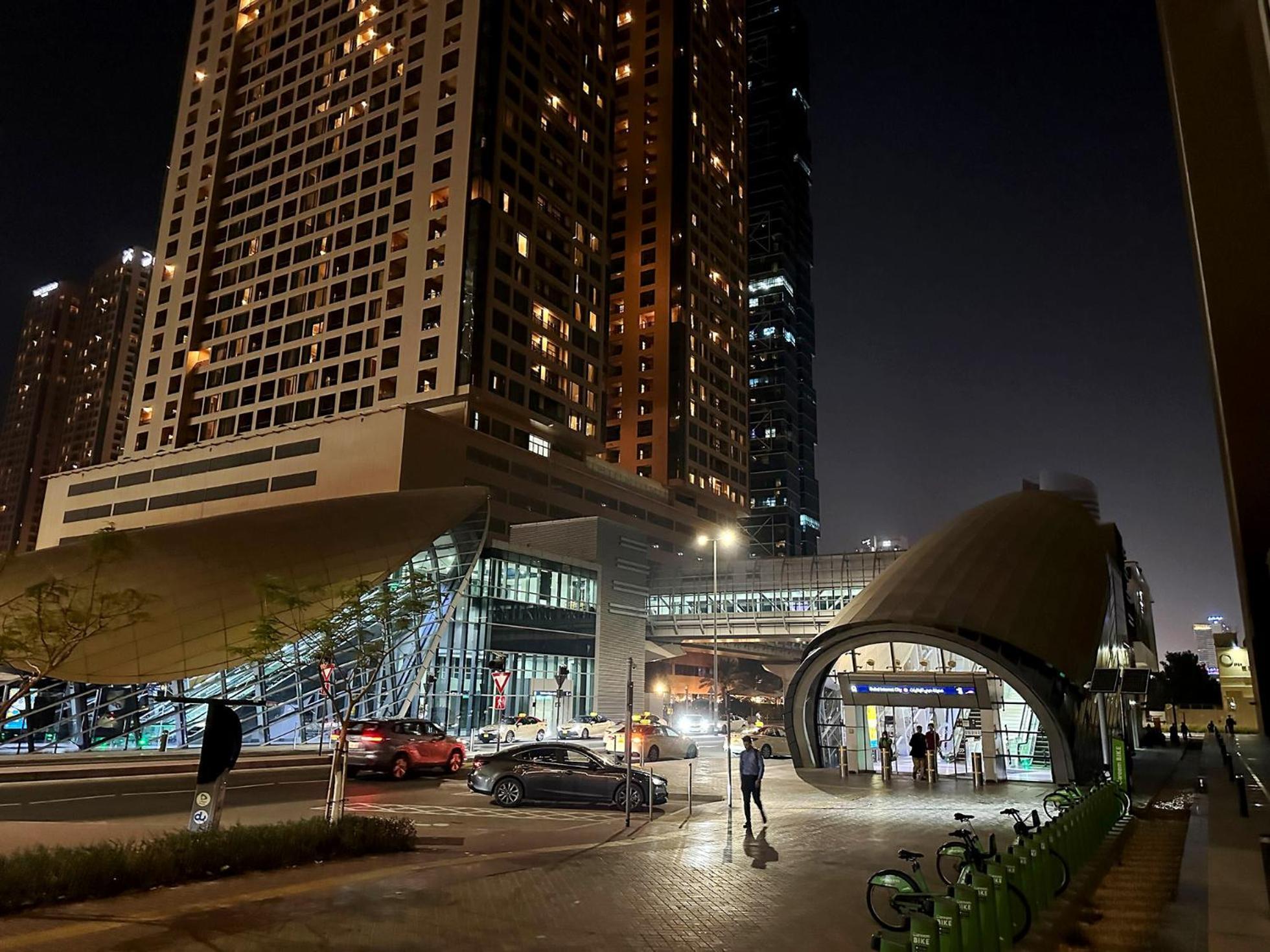 Nomad Partition In Barsha Heights 3 Mins To Icm Metro Accommodatie bij particulieren *