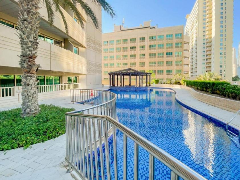 Luxury 1 Bedroom On Marina Walk, Sleeps 5