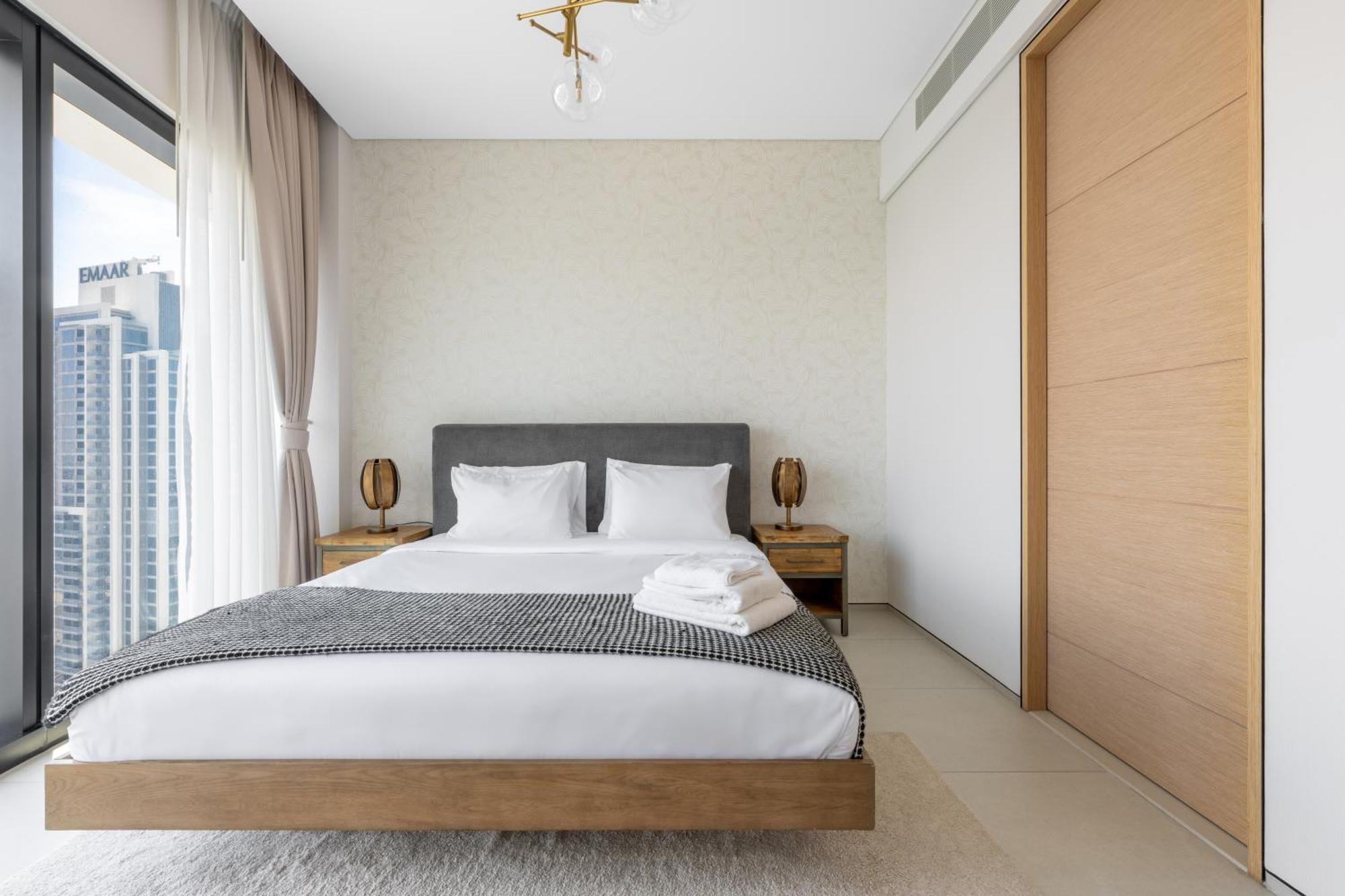 Jumeirah Gate Tower Jbr 1br Hotel Dubai