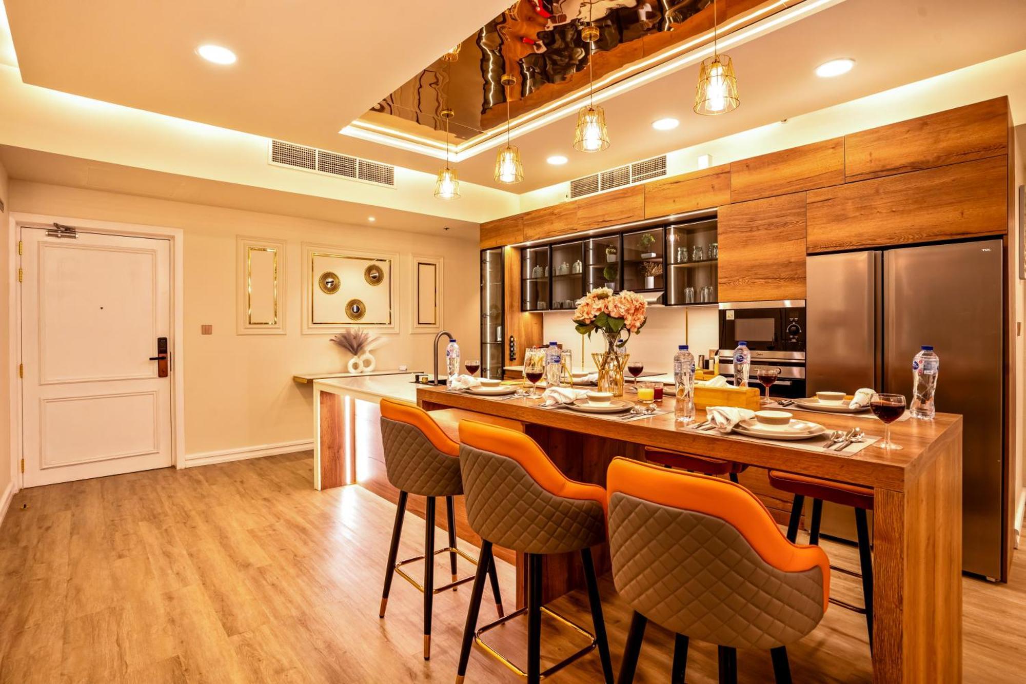 Elite Waterfront 3br Haven With Marina And Sea Views Lejlighed *