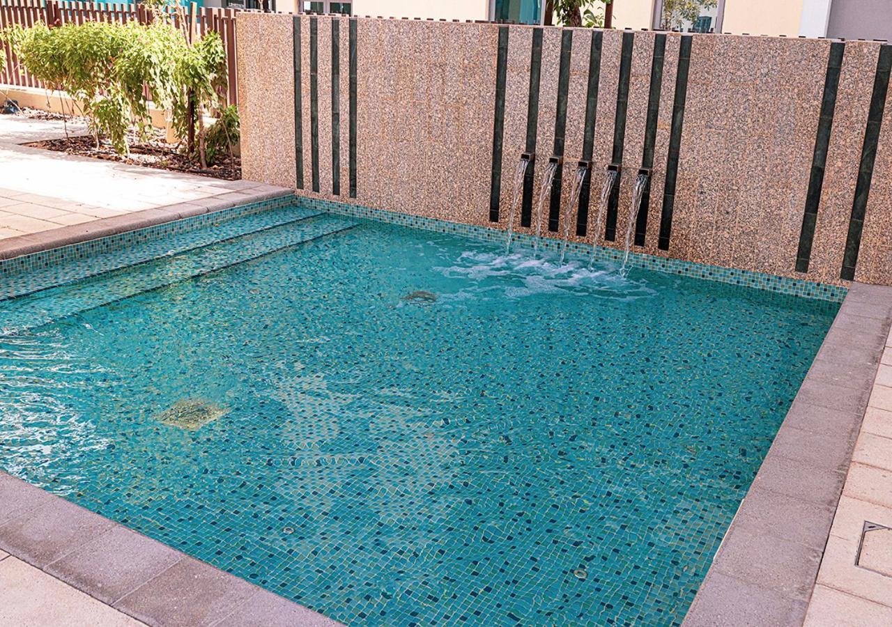 Stunning At Al Zahia * Dubai