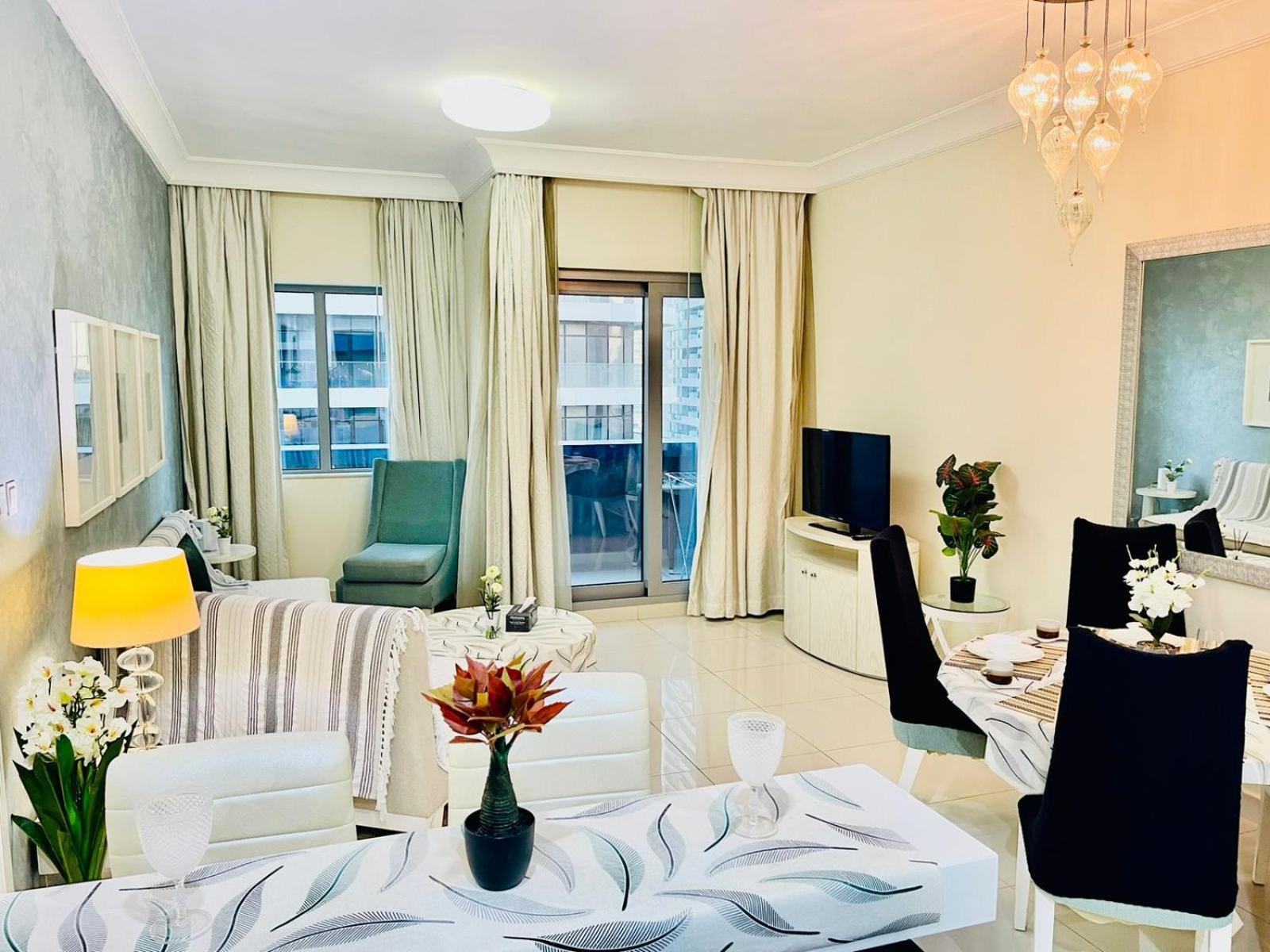 Luxurious Stay, Downtown, The Signature, Mall Street Appartement