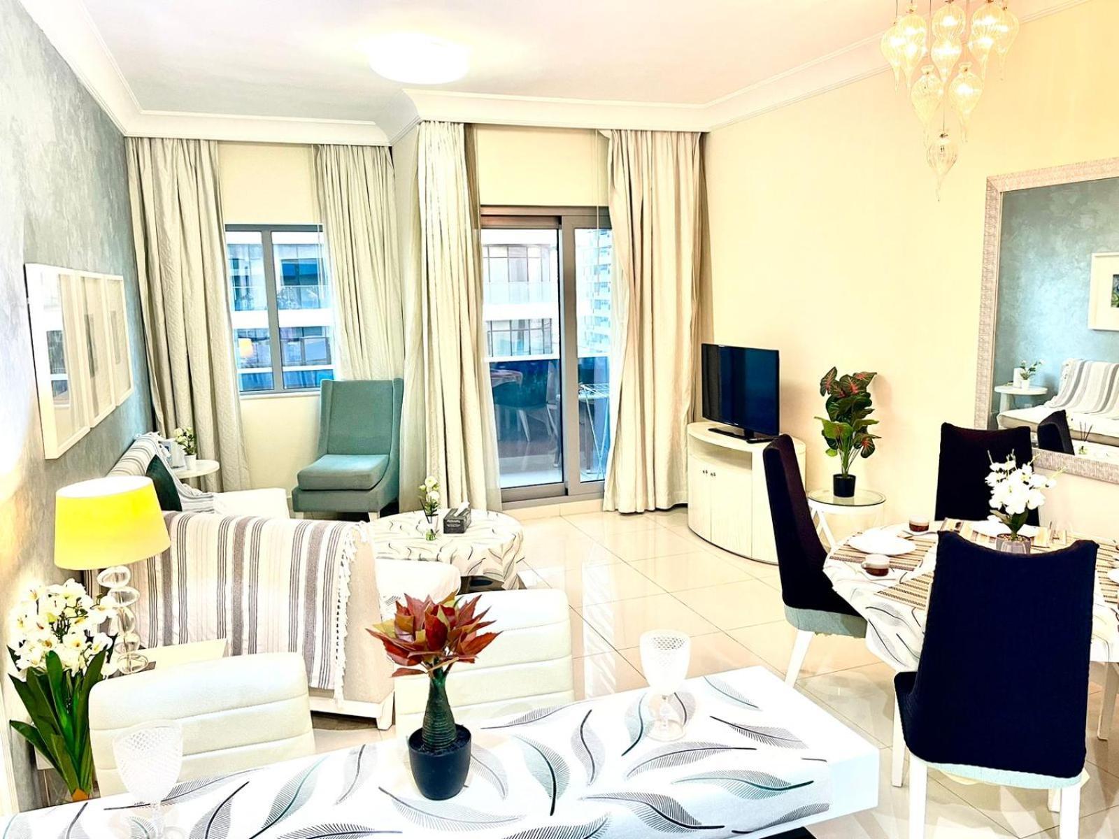 Luxurious Stay, Downtown, The Signature, Mall Street Appartement