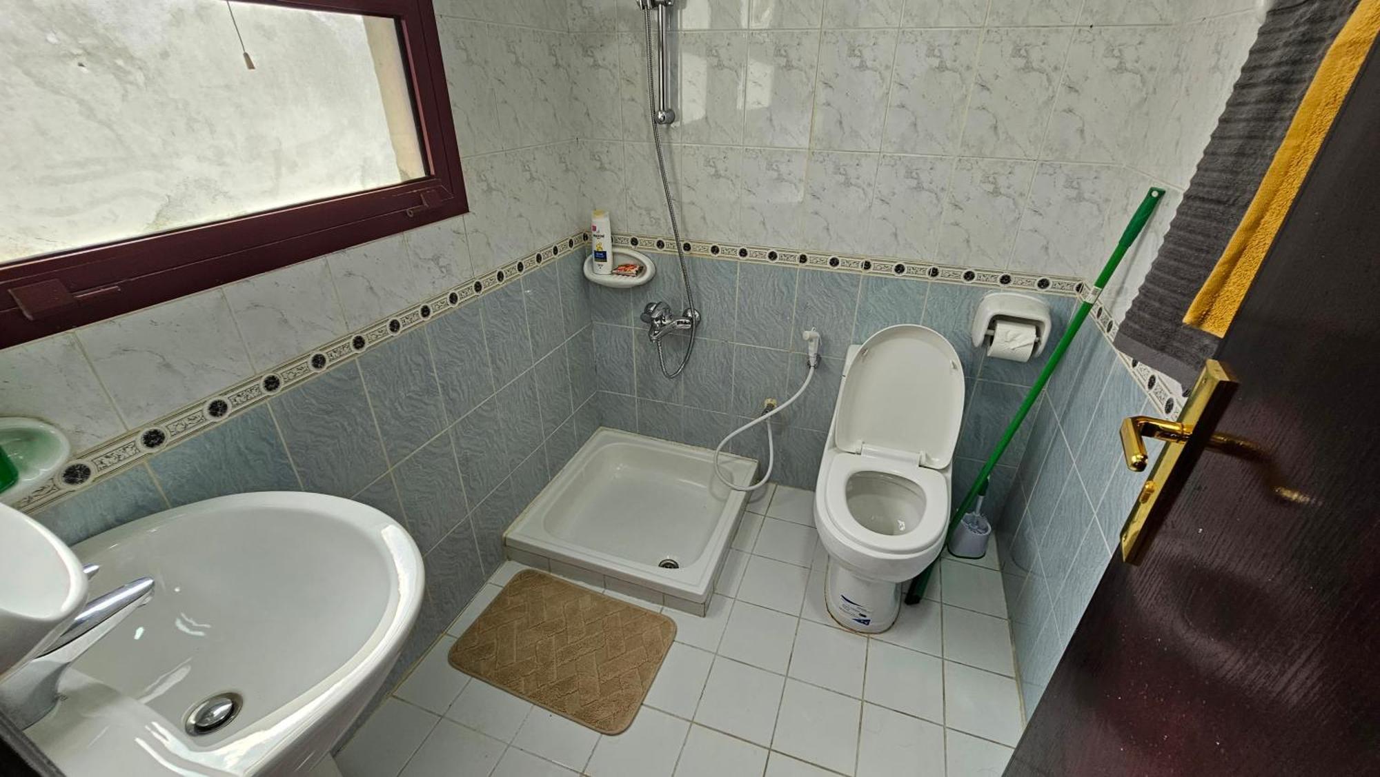 Habitación en casa particular Deluxe In Near Airport Dubái
